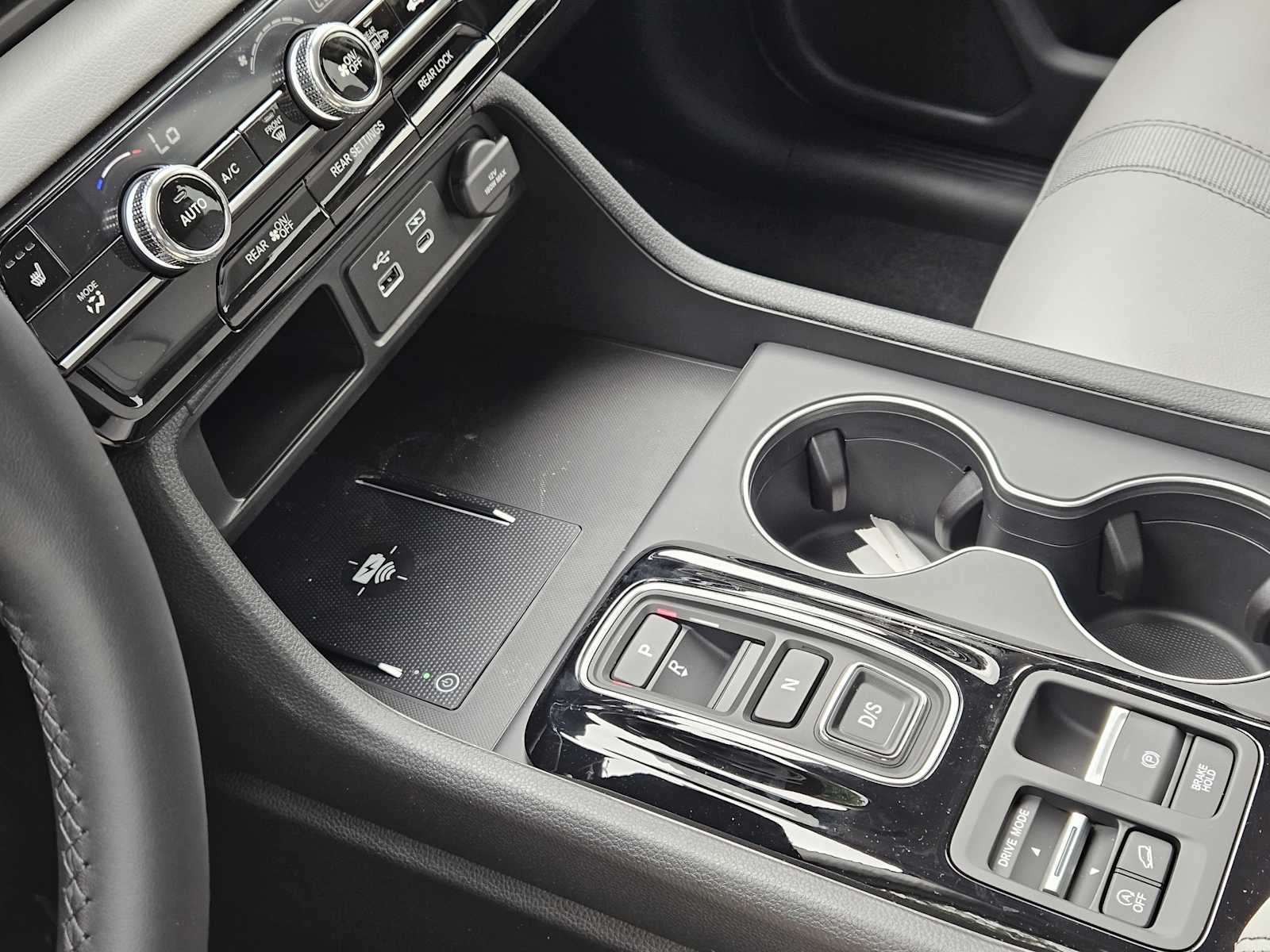 Thumbnail: 2025 Honda Pilot - 16