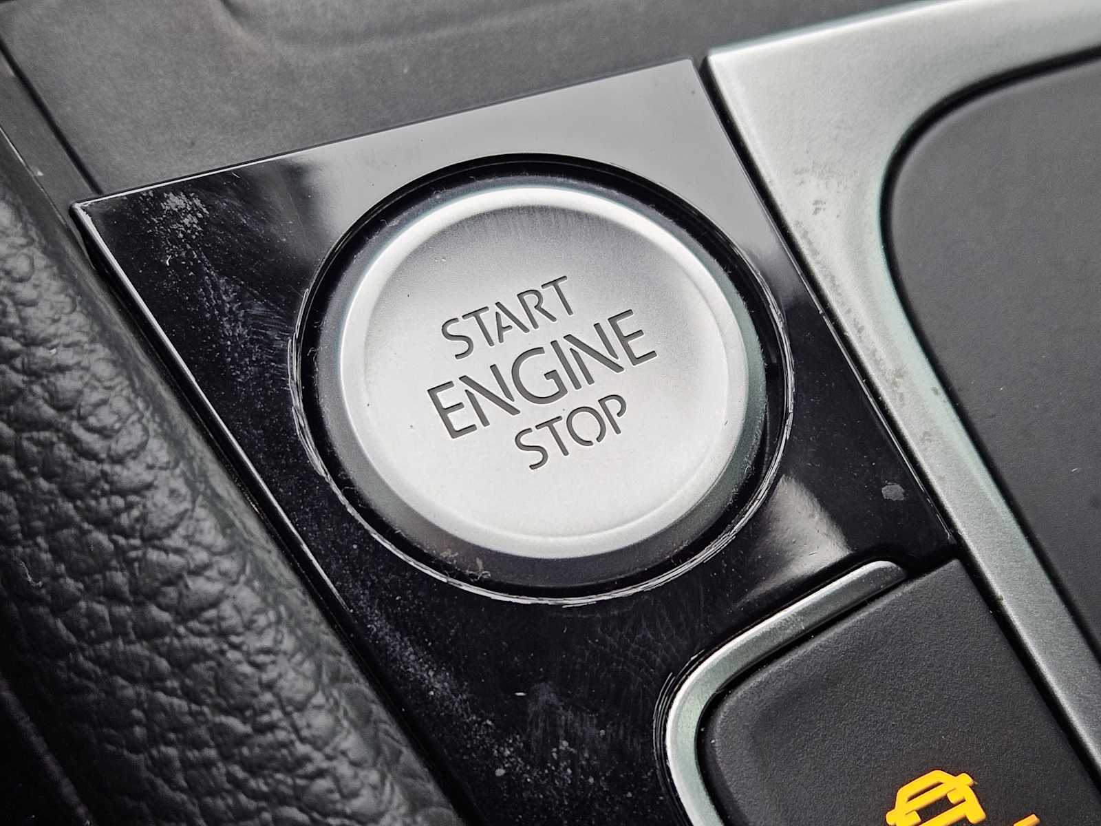 Thumbnail: 2019 Volkswagen Golf - 21