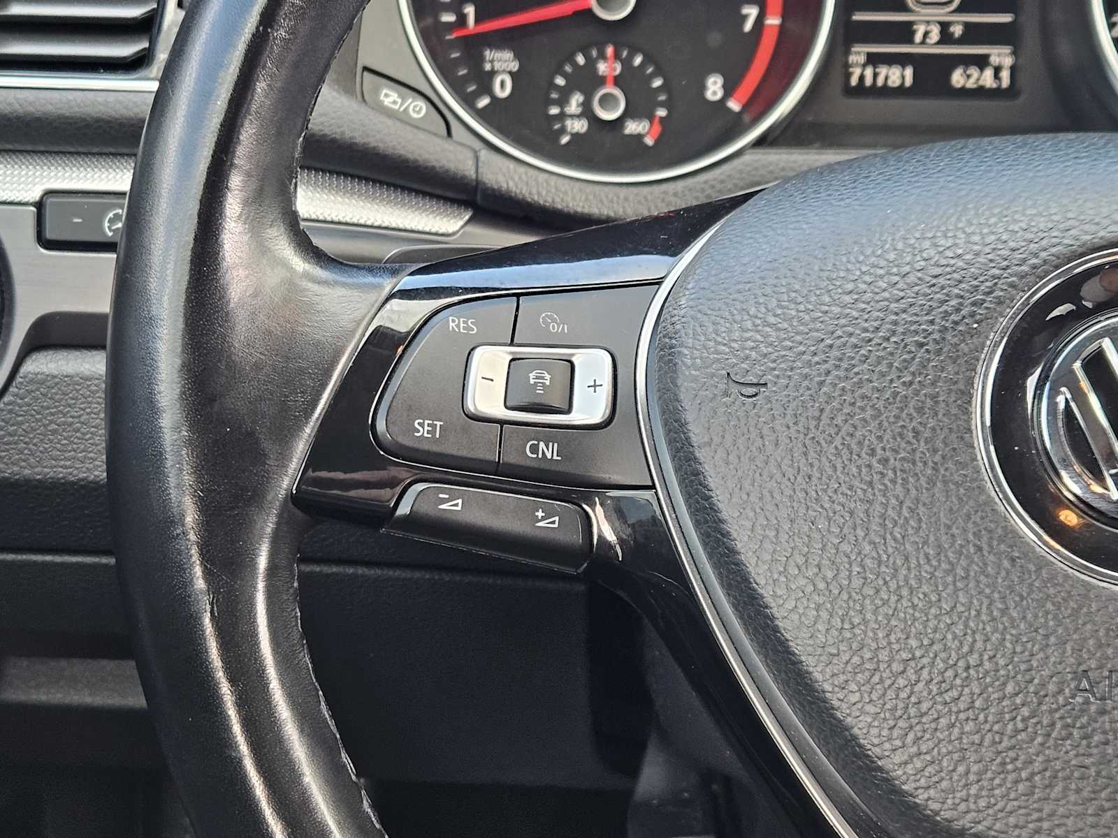 Thumbnail: 2018 Volkswagen Passat - 25