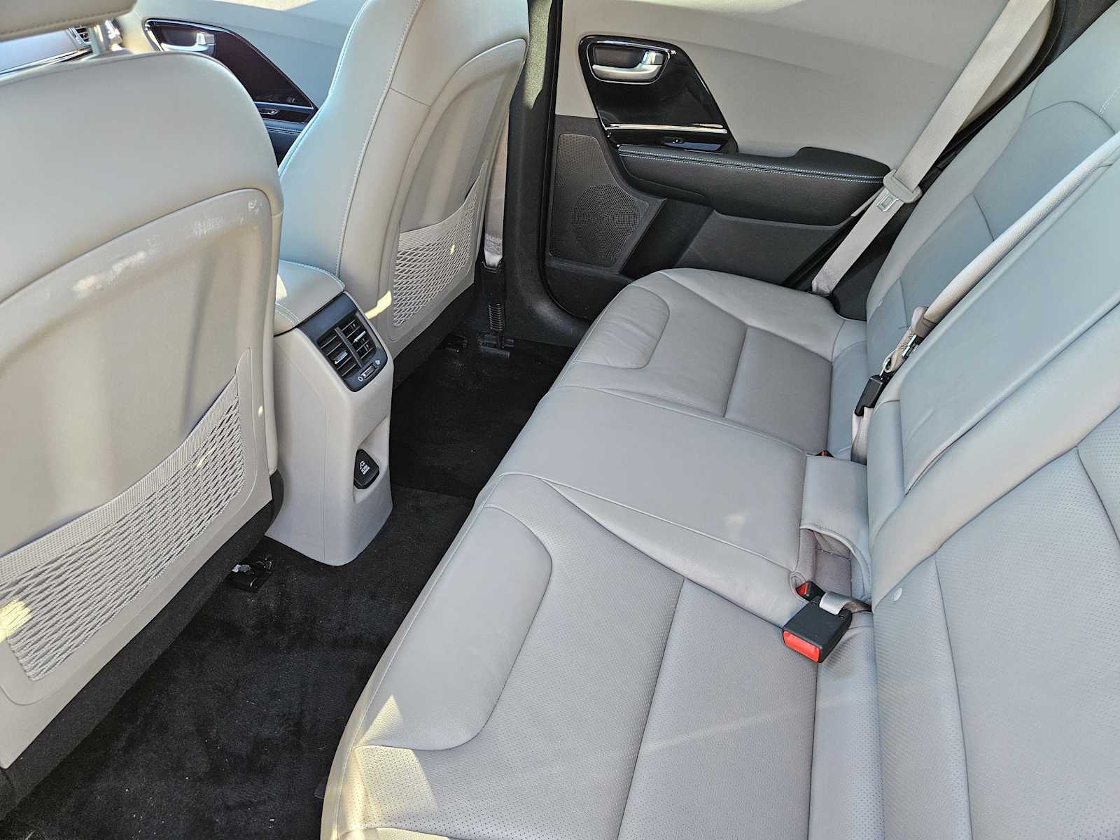 Thumbnail: 2018 Kia Niro - 29