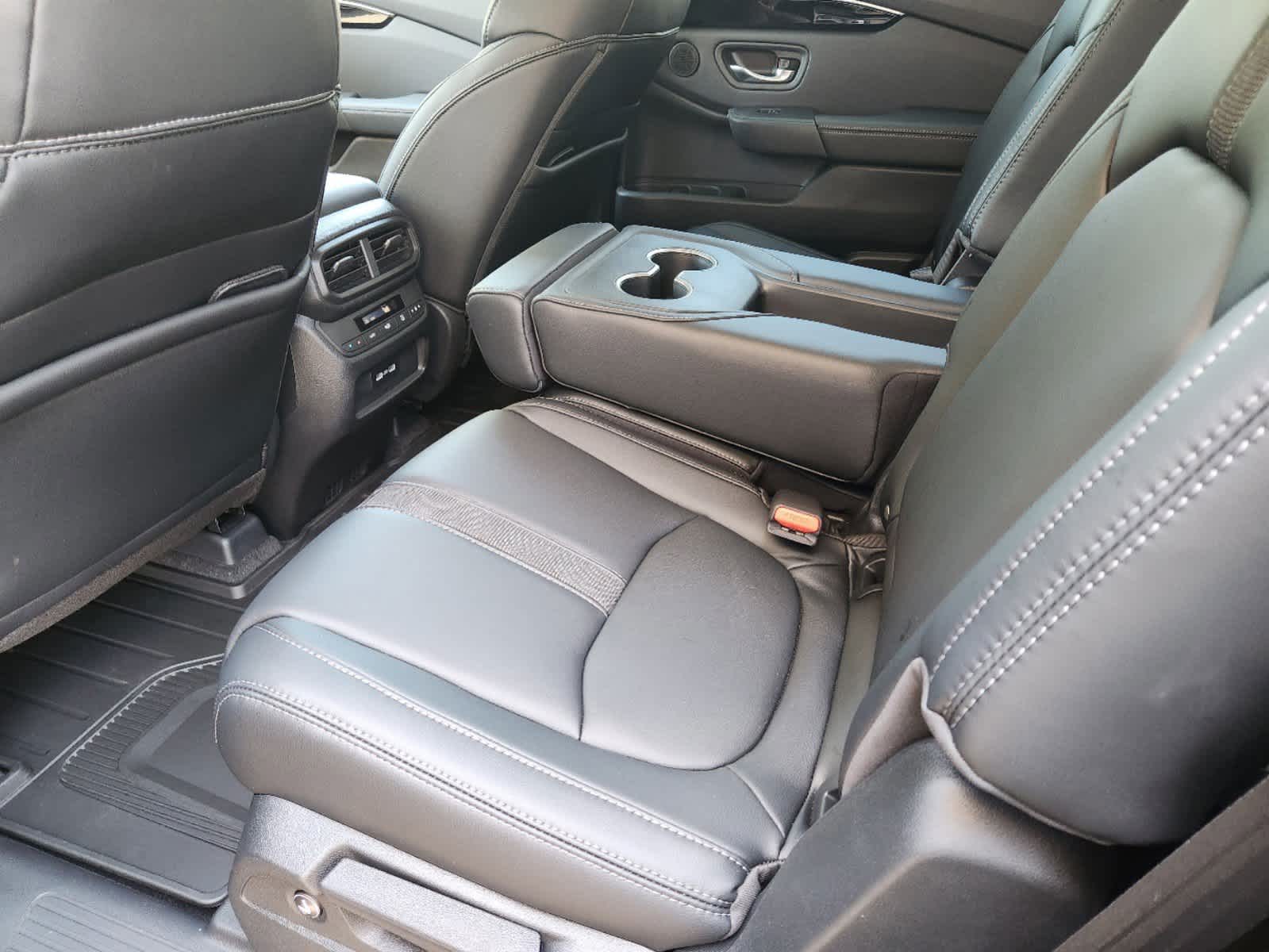 2025 Honda Pilot EX-L 19