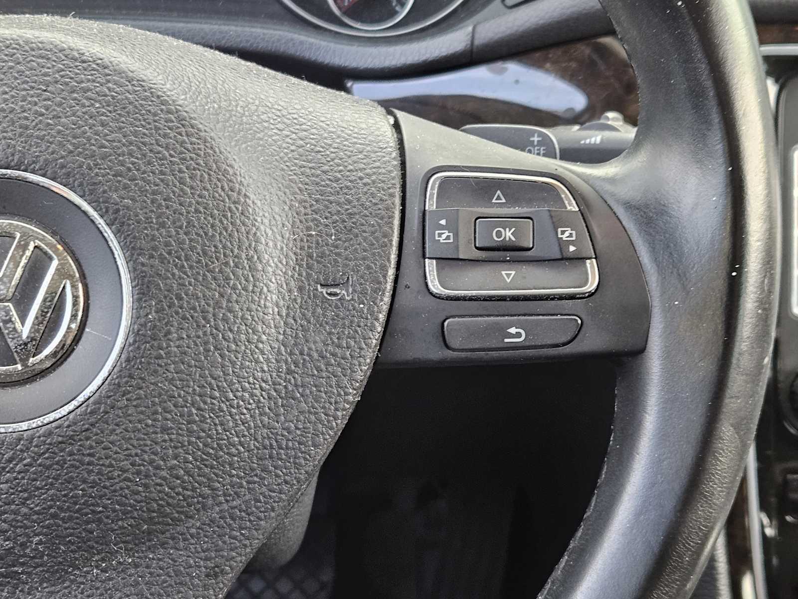 Thumbnail: 2014 Volkswagen Passat - 28