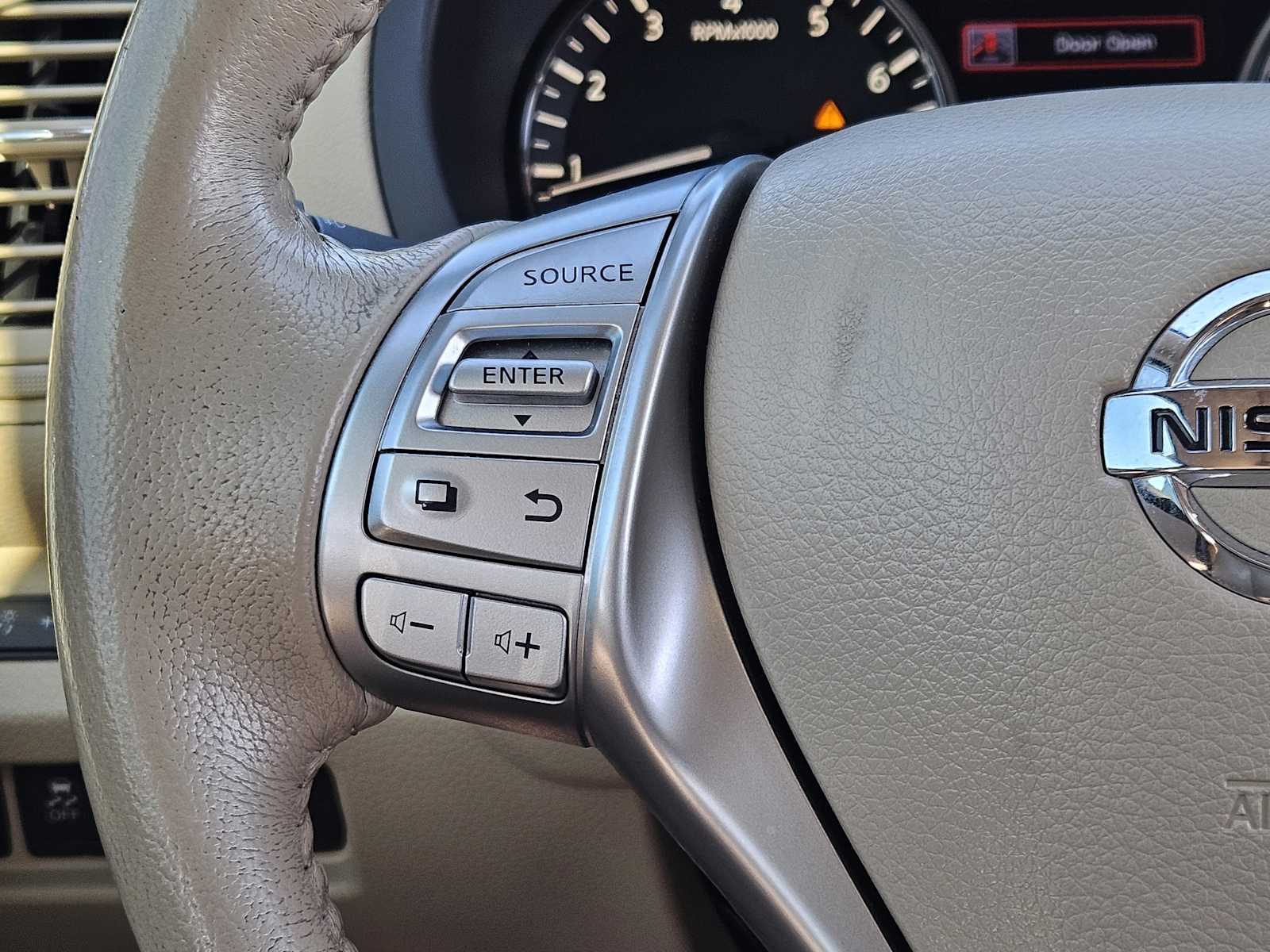 Thumbnail: 2016 Nissan Altima - 28