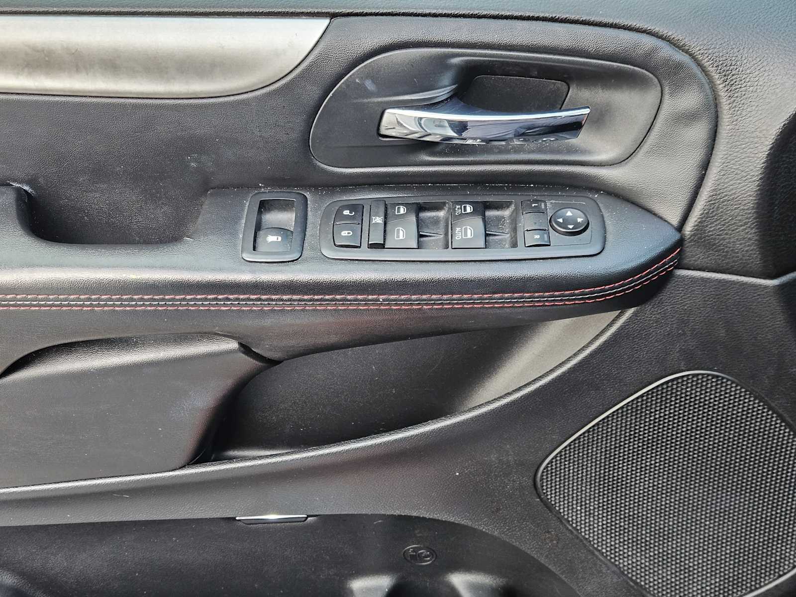 Thumbnail: 2018 Dodge Grand Caravan - 21