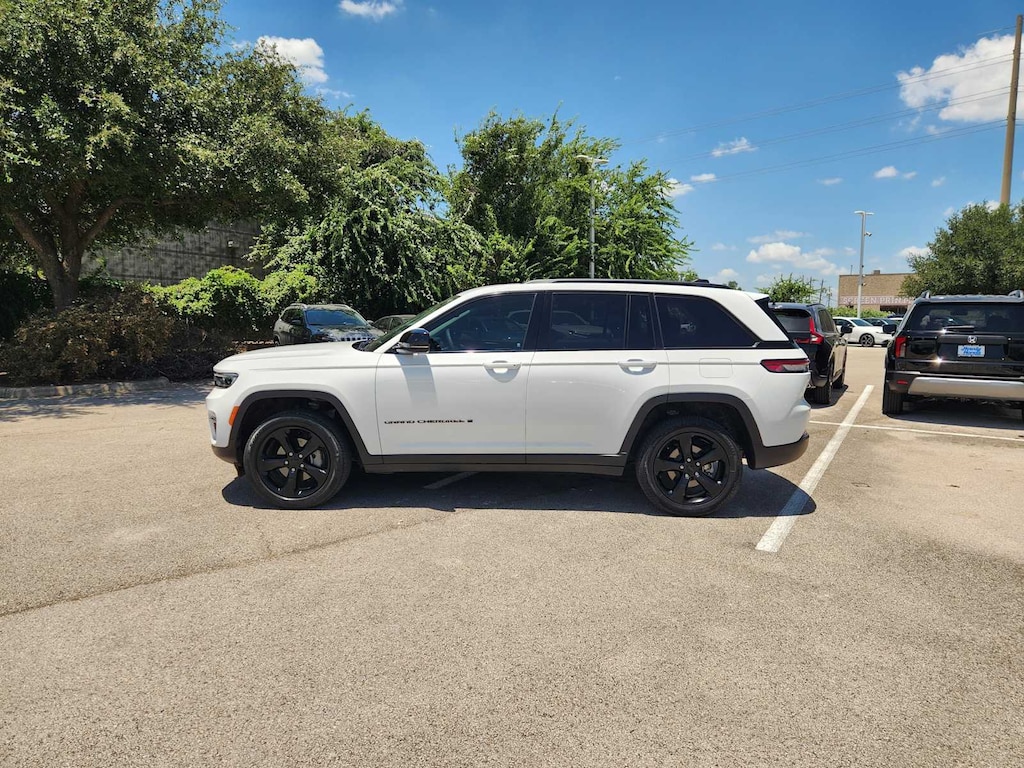 Used 2023 Jeep Grand Cherokee Limited SUV