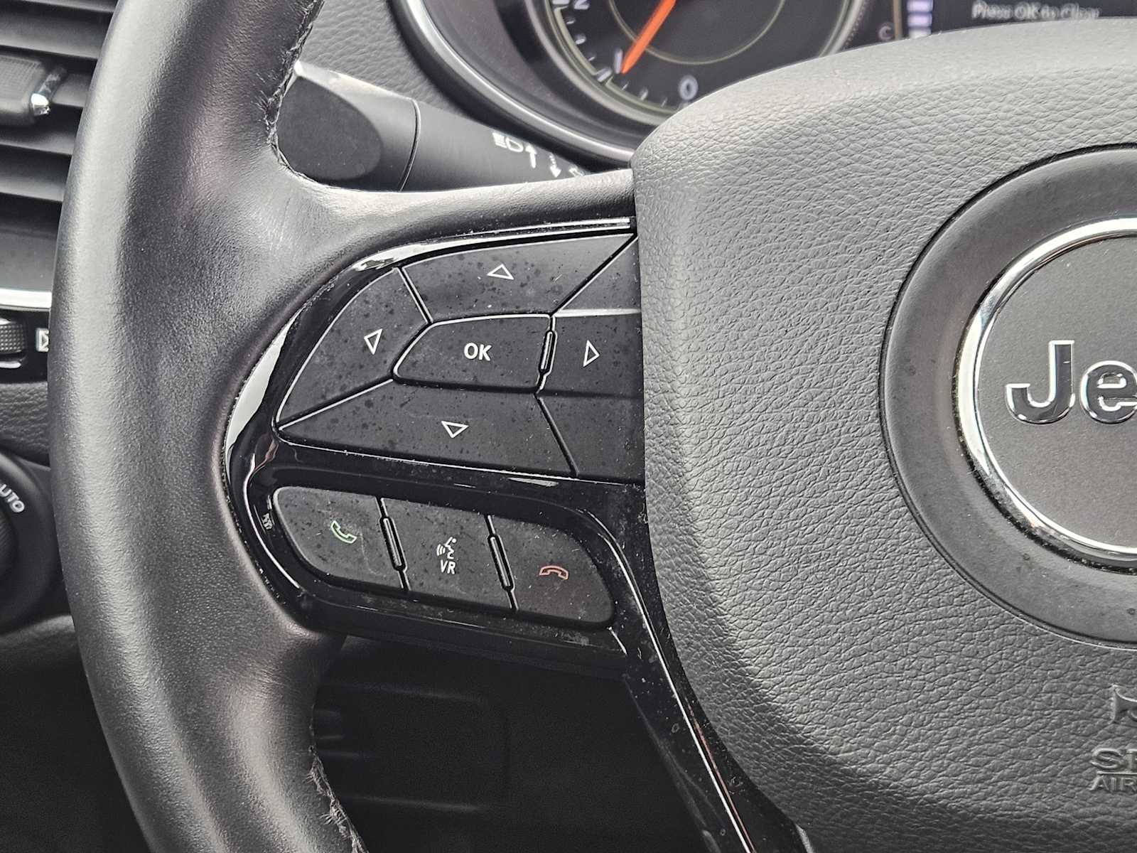 Thumbnail: 2019 Jeep Cherokee - 27