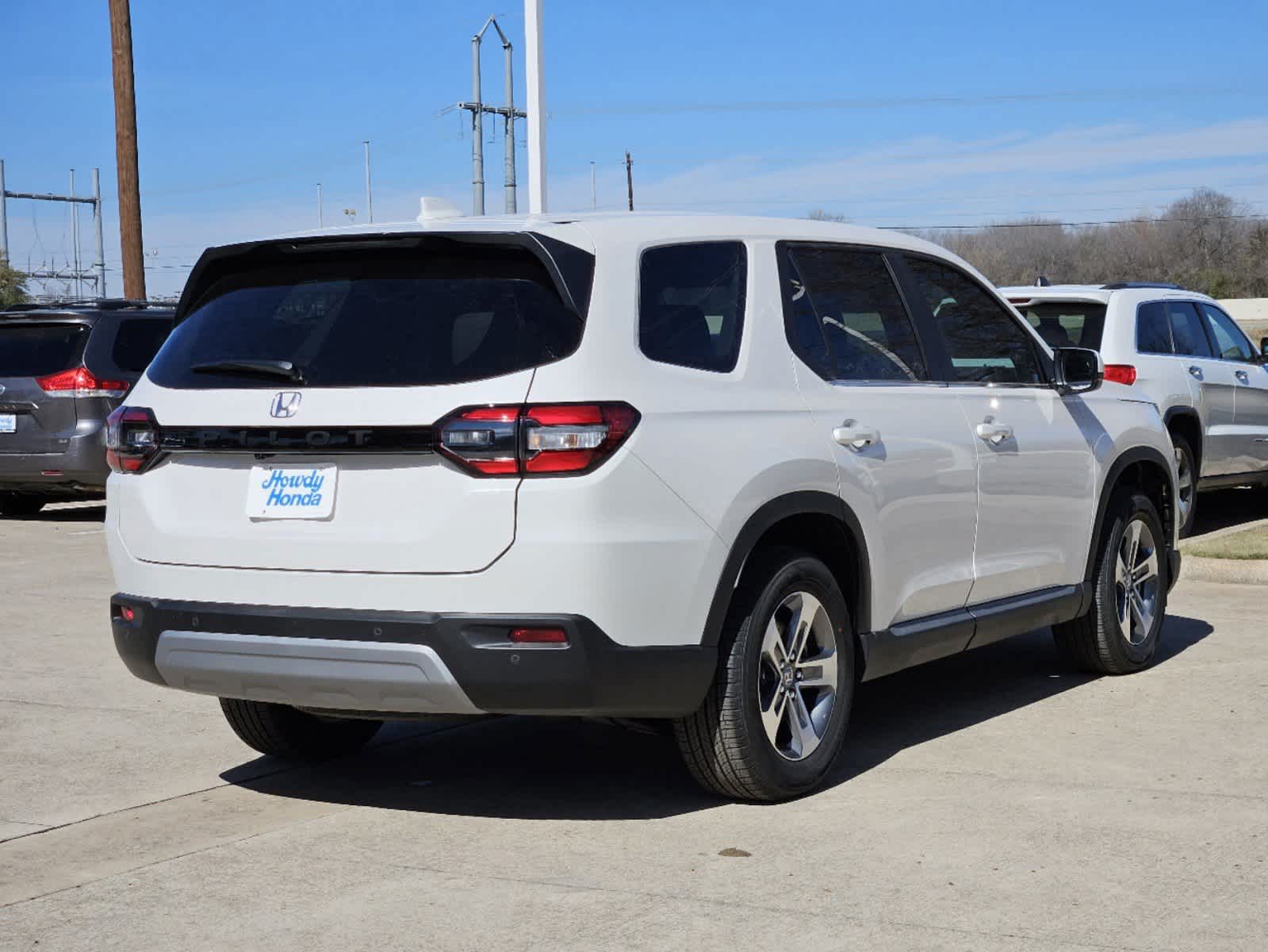 2025 Honda Pilot EX-L photo 3