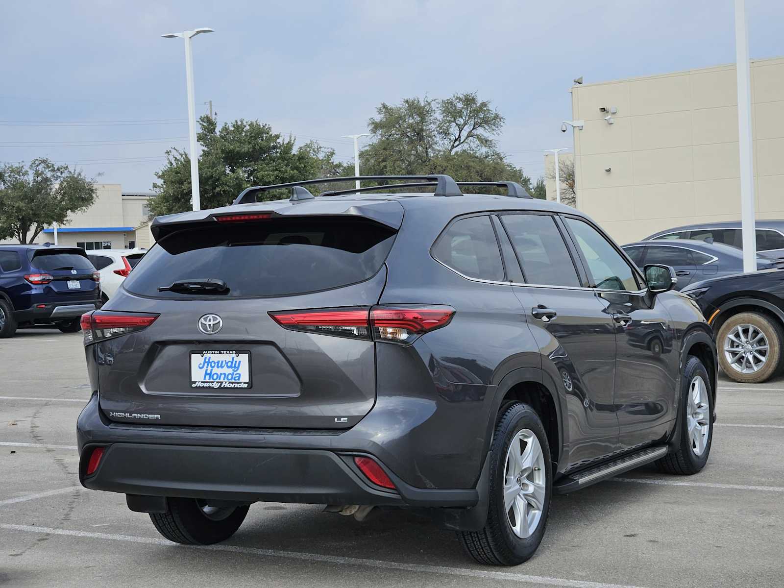 Thumbnail: 2022 Toyota Highlander - 6