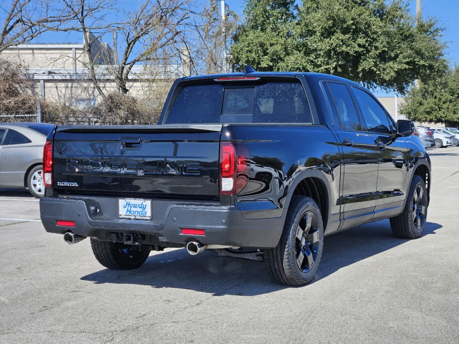 2026 Honda Ridgeline Black Edition photo 3