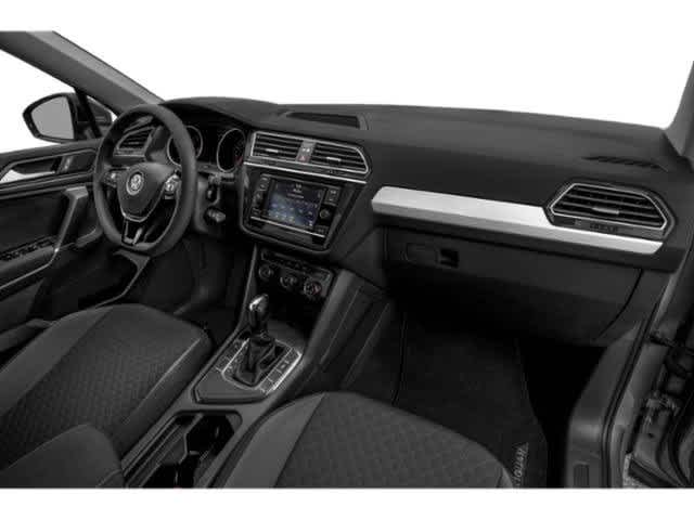 Thumbnail: 2021 Volkswagen Tiguan - 17