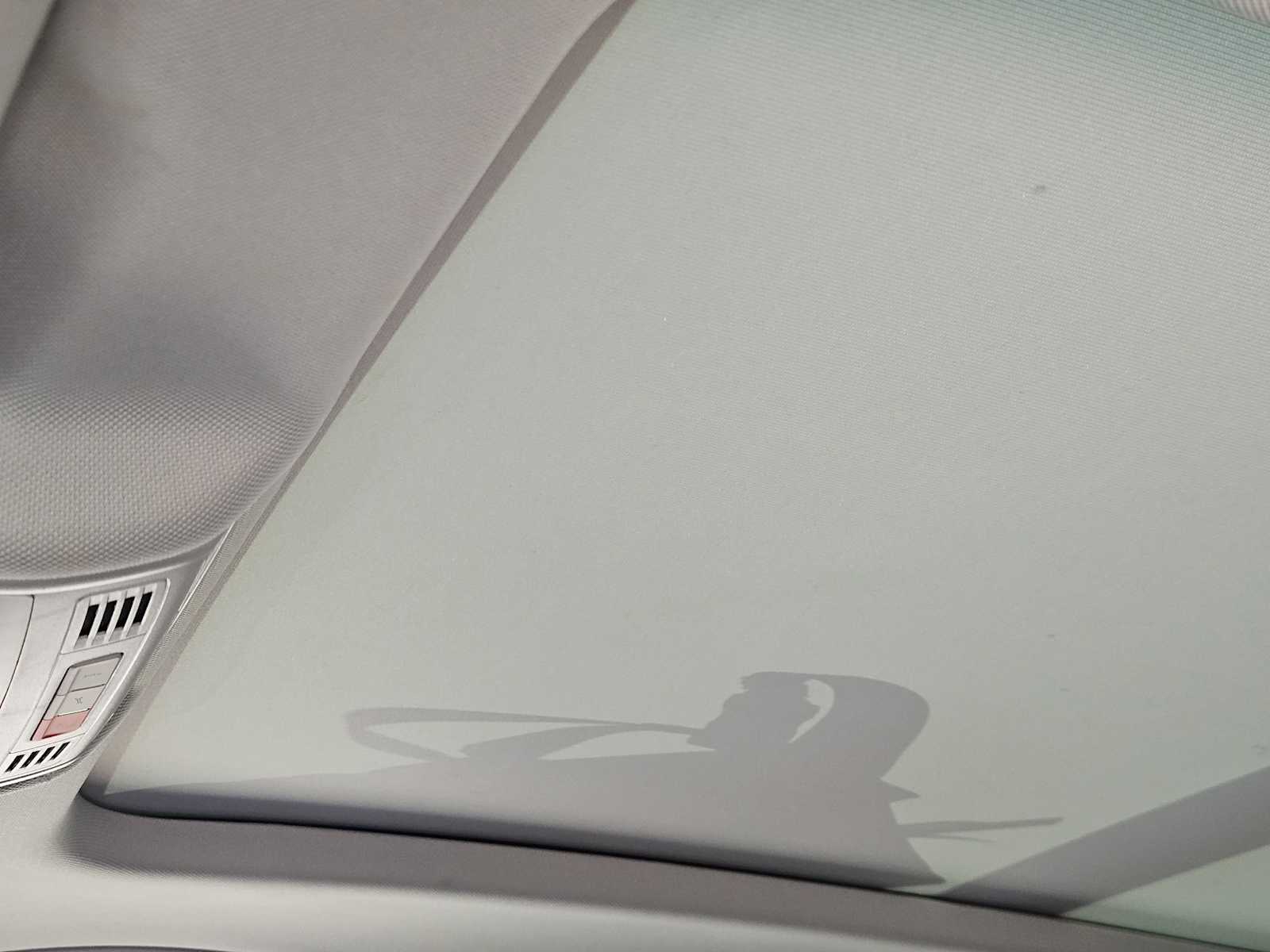 Thumbnail: 2023 Volkswagen Tiguan - 25