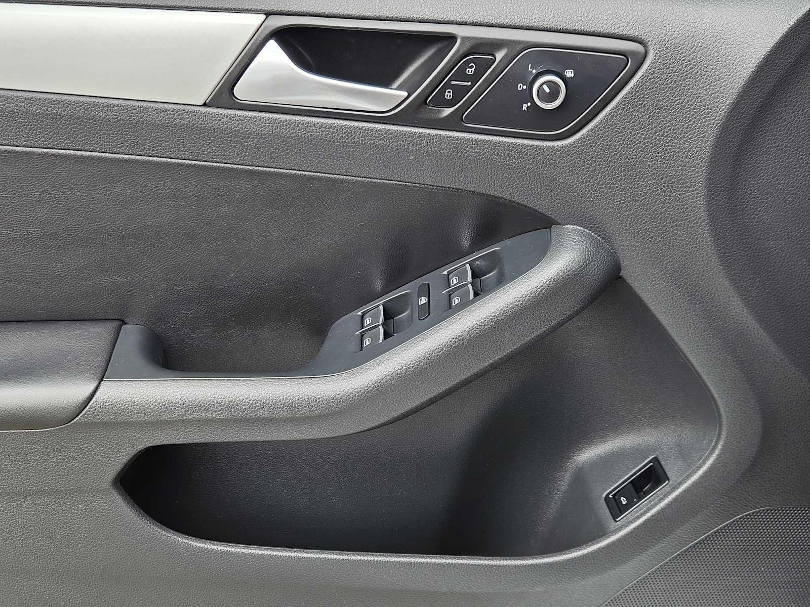 Thumbnail: 2014 Volkswagen Jetta - 20