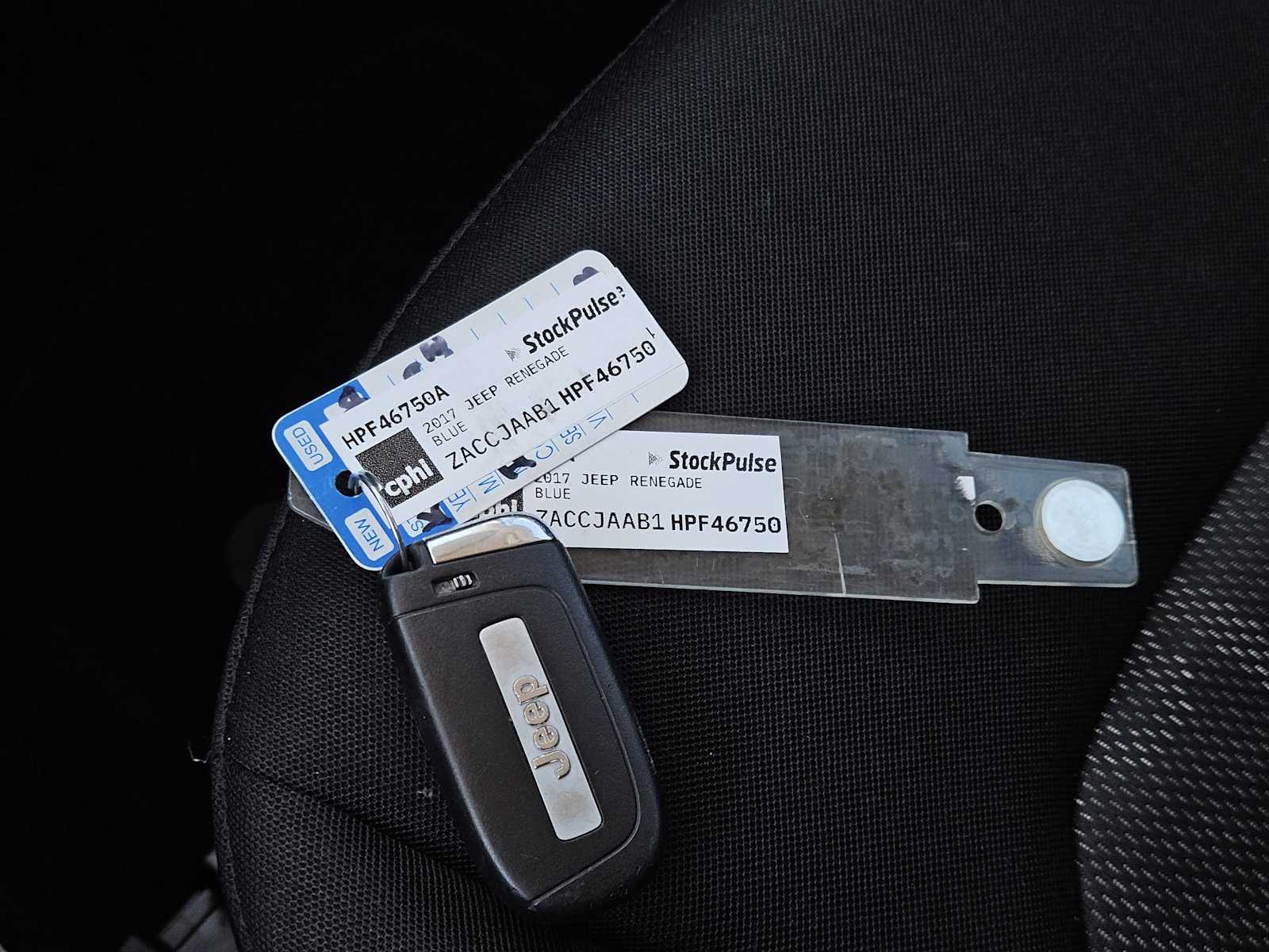 Thumbnail: 2017 Jeep Renegade - 32