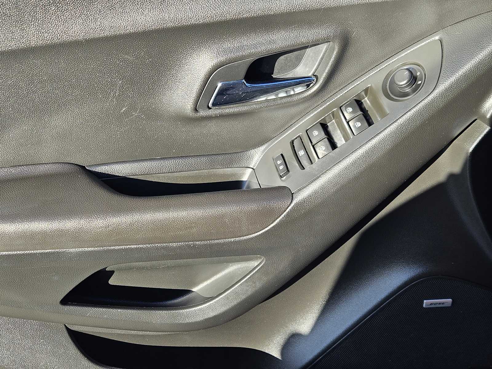 Thumbnail: 2015 Chevrolet Trax - 20