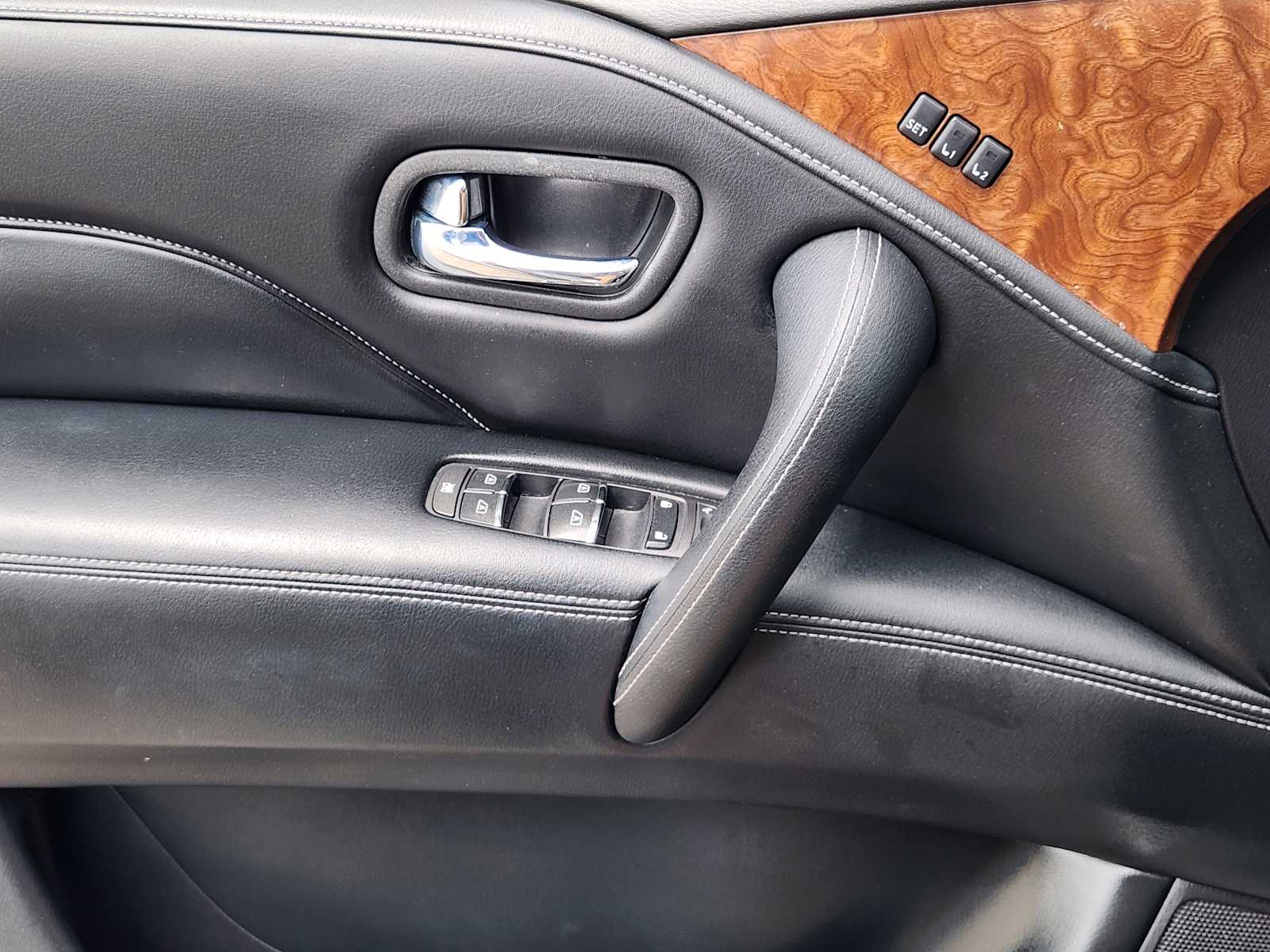 Thumbnail: 2019 INFINITI QX80 - 21