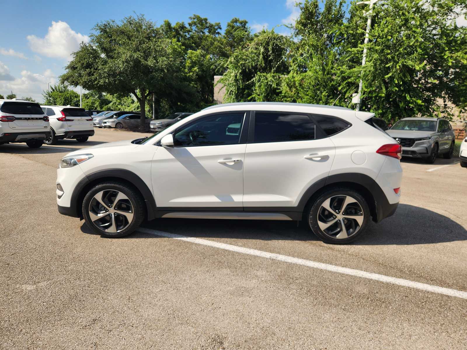 Thumbnail: 2017 Hyundai Tucson - 3