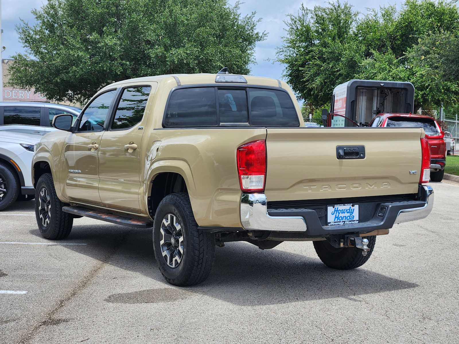 Thumbnail: 2016 Toyota Tacoma - 4