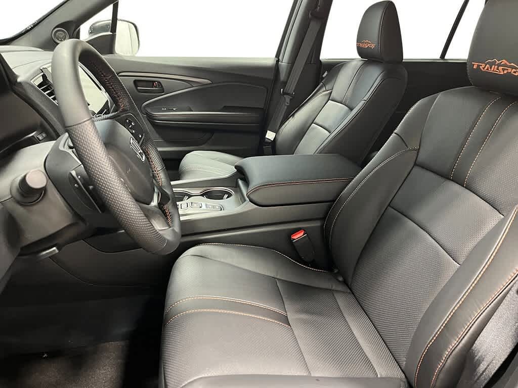 Used 2024 Honda Passport For Sale at Howdy Honda VIN 5FNYF8H6XRB012891
