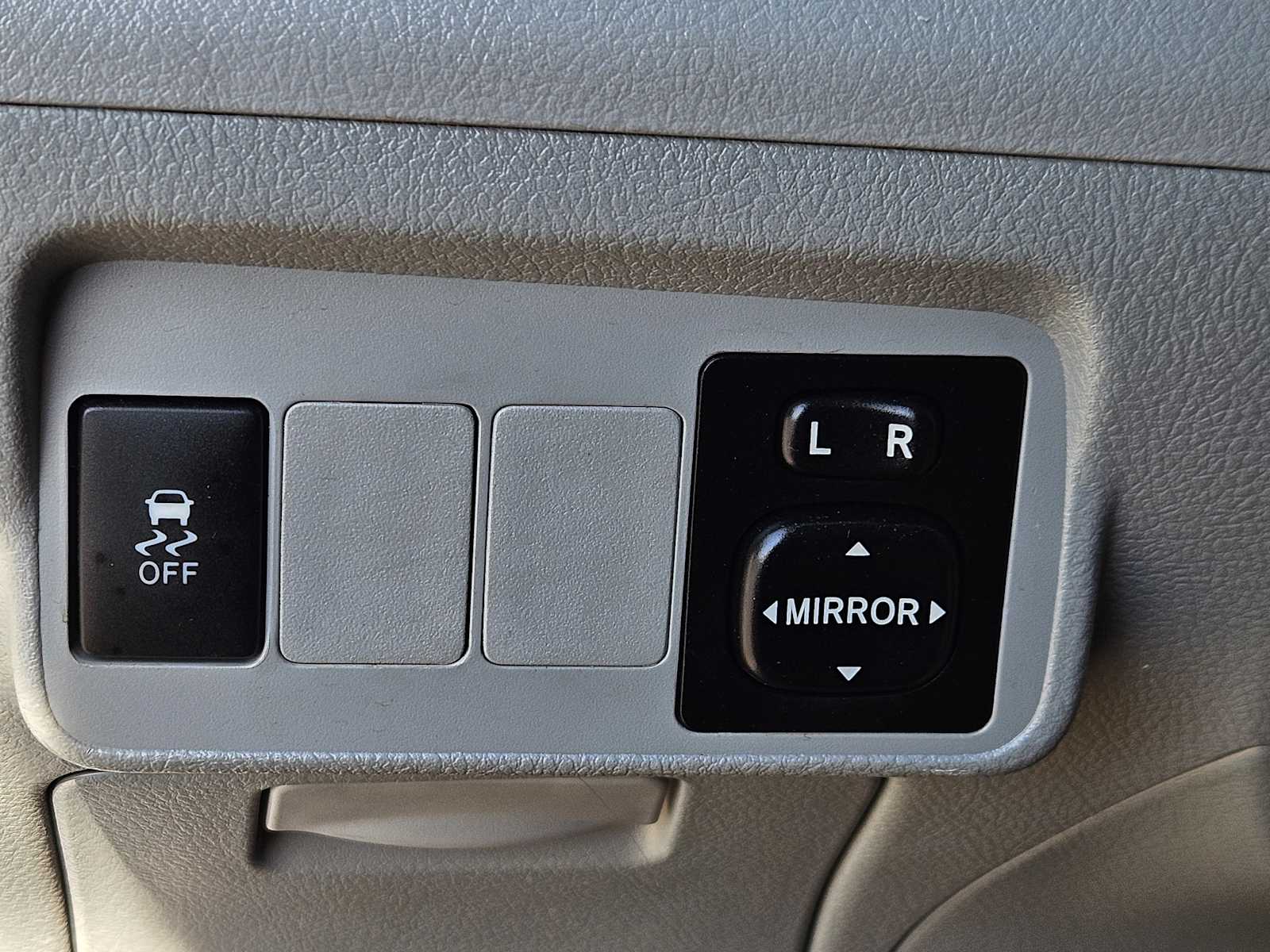 Thumbnail: 2013 Toyota Corolla - 19