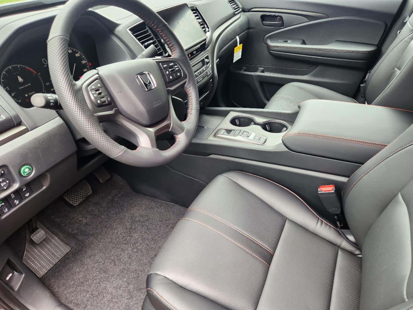 2025 Honda Ridgeline TrailSport photo 2