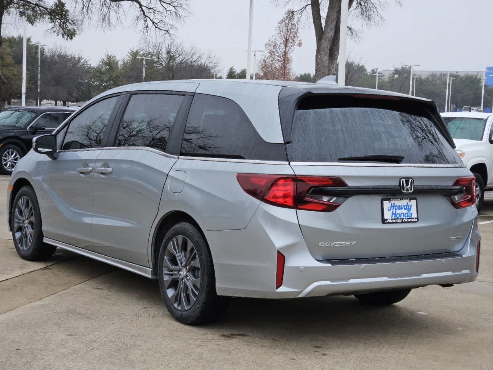 2026 Honda Odyssey Touring photo 4
