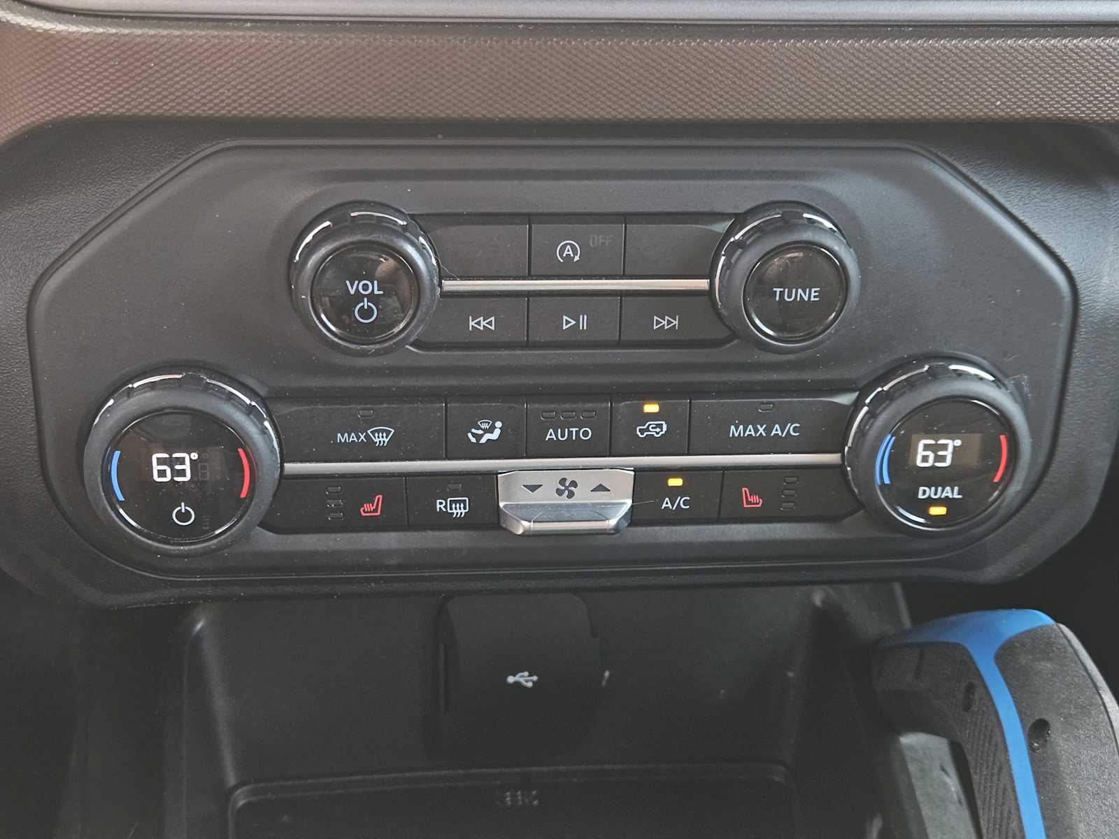 Thumbnail: 2023 Ford Bronco - 19