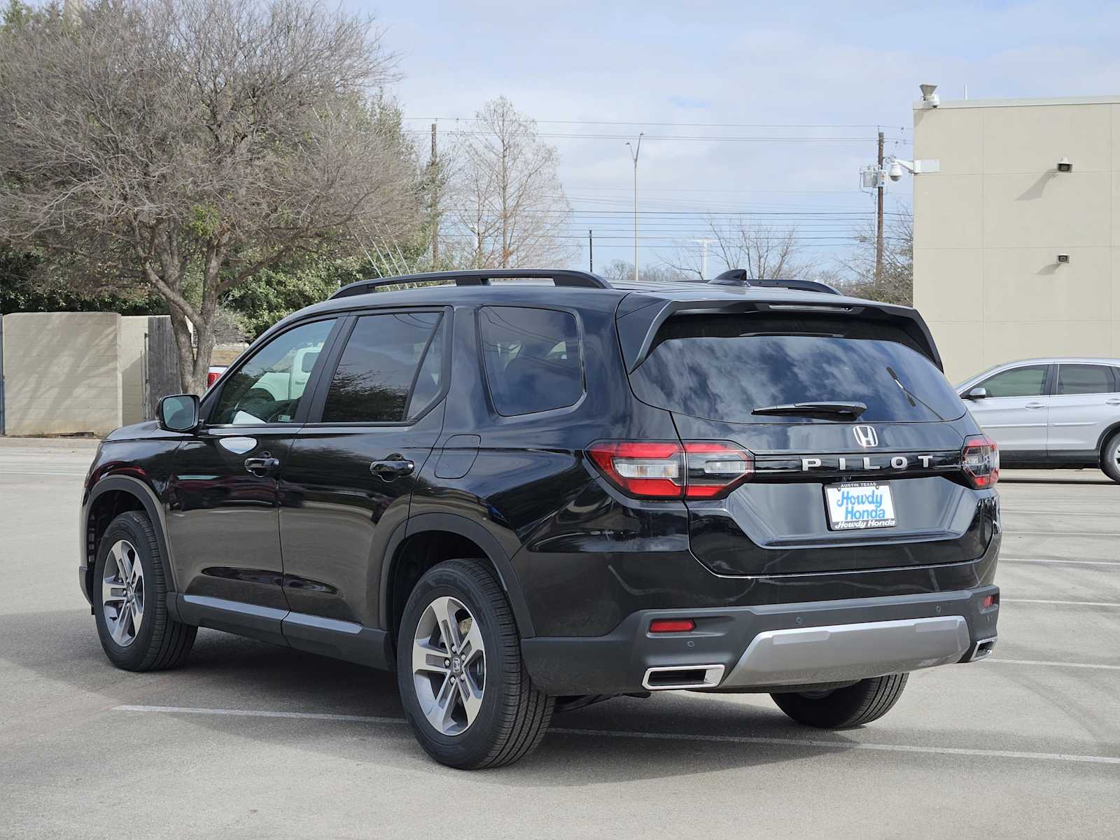 Thumbnail: 2026 Honda Pilot - 4