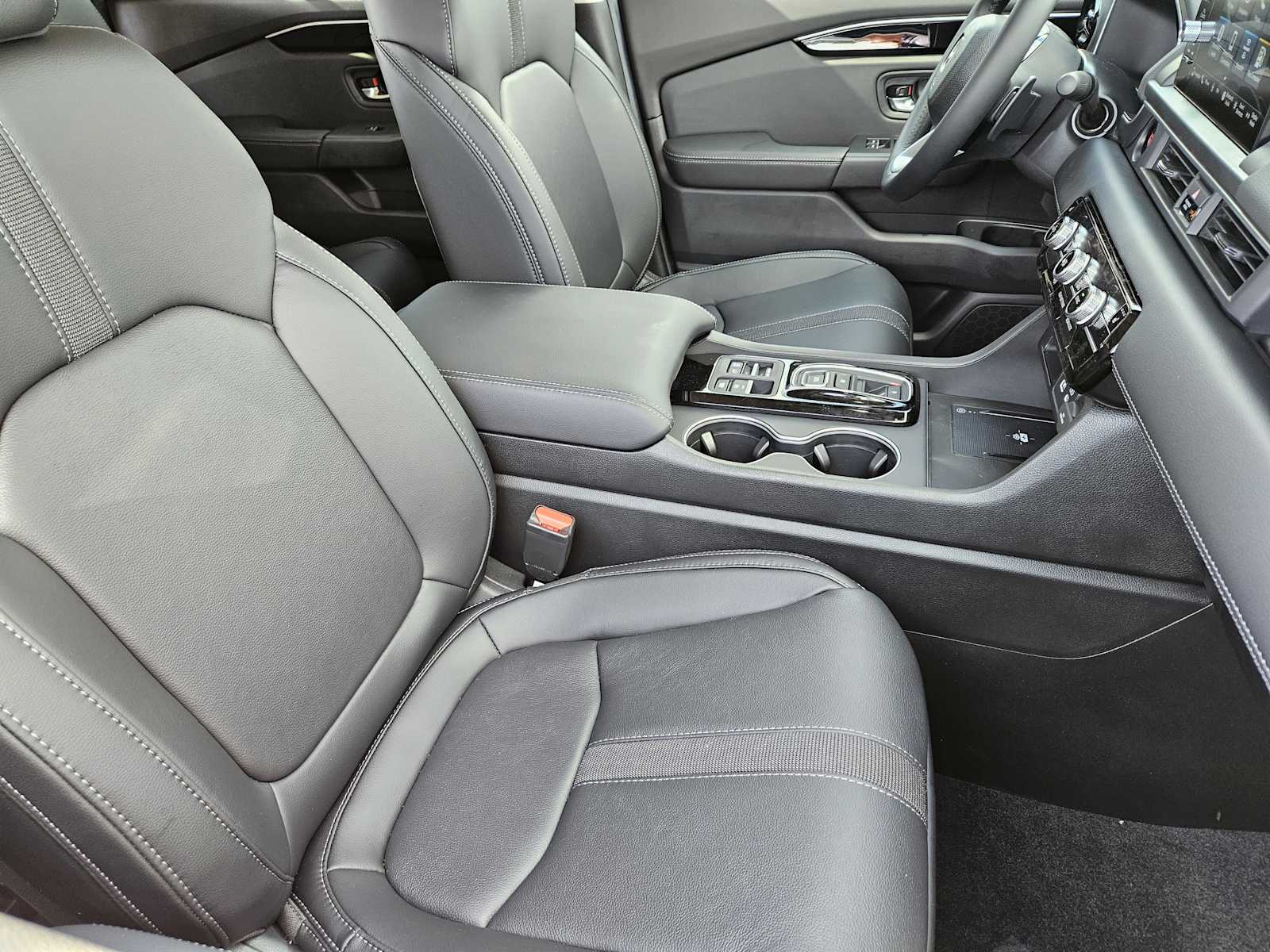 Thumbnail: 2025 Honda Pilot - 11