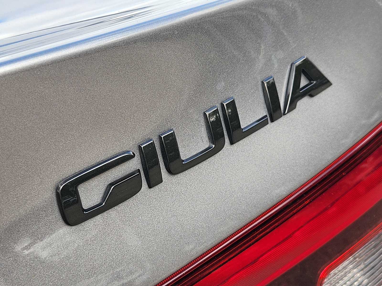 Thumbnail: 2020 Alfa Romeo Giulia - 11