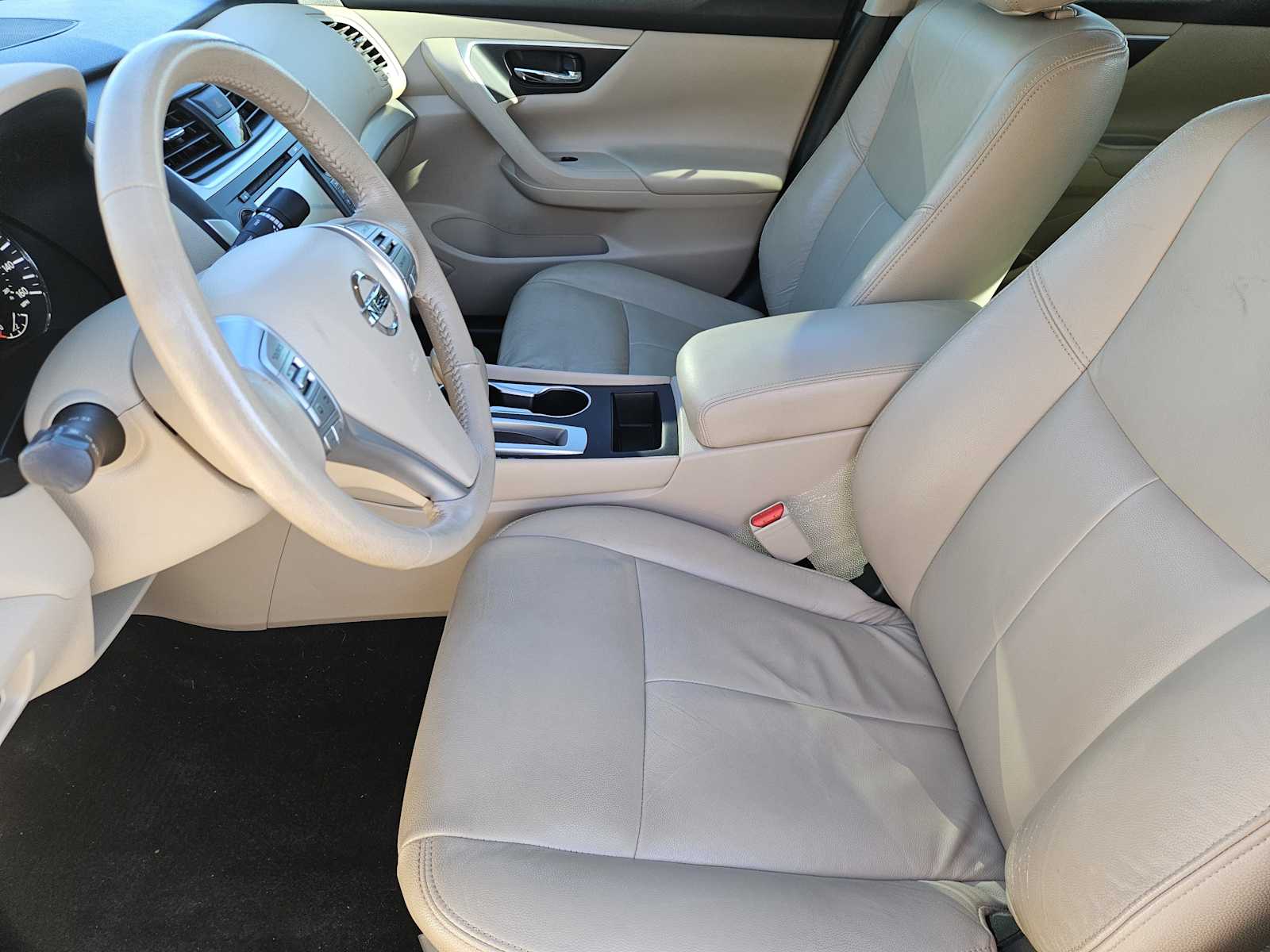 Thumbnail: 2016 Nissan Altima - 13