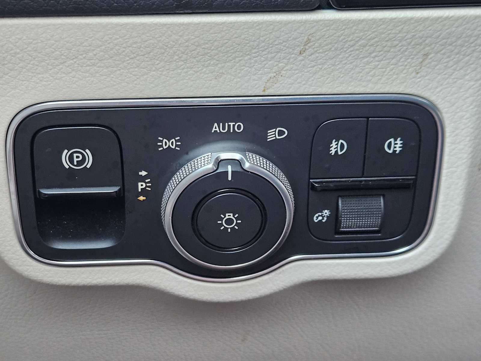 Thumbnail: 2021 Mercedes-Benz GLA - 21