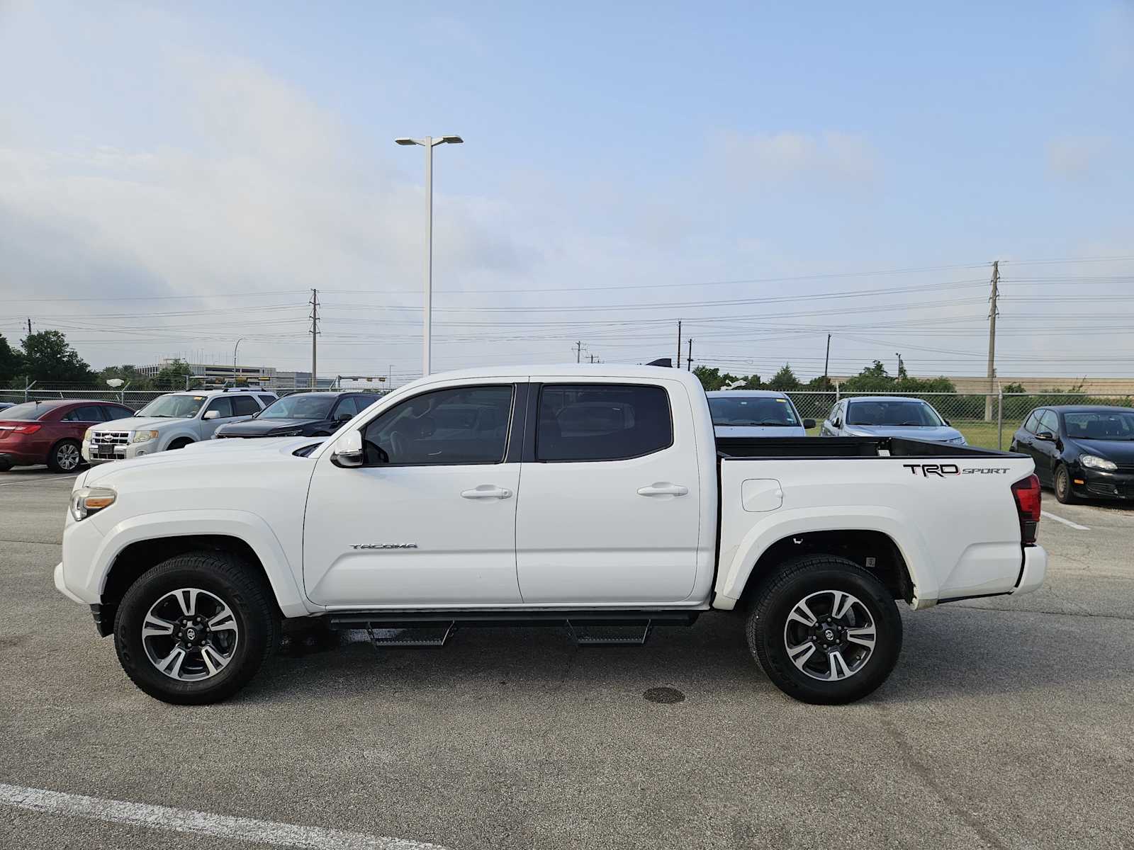 Thumbnail: 2018 Toyota Tacoma - 4