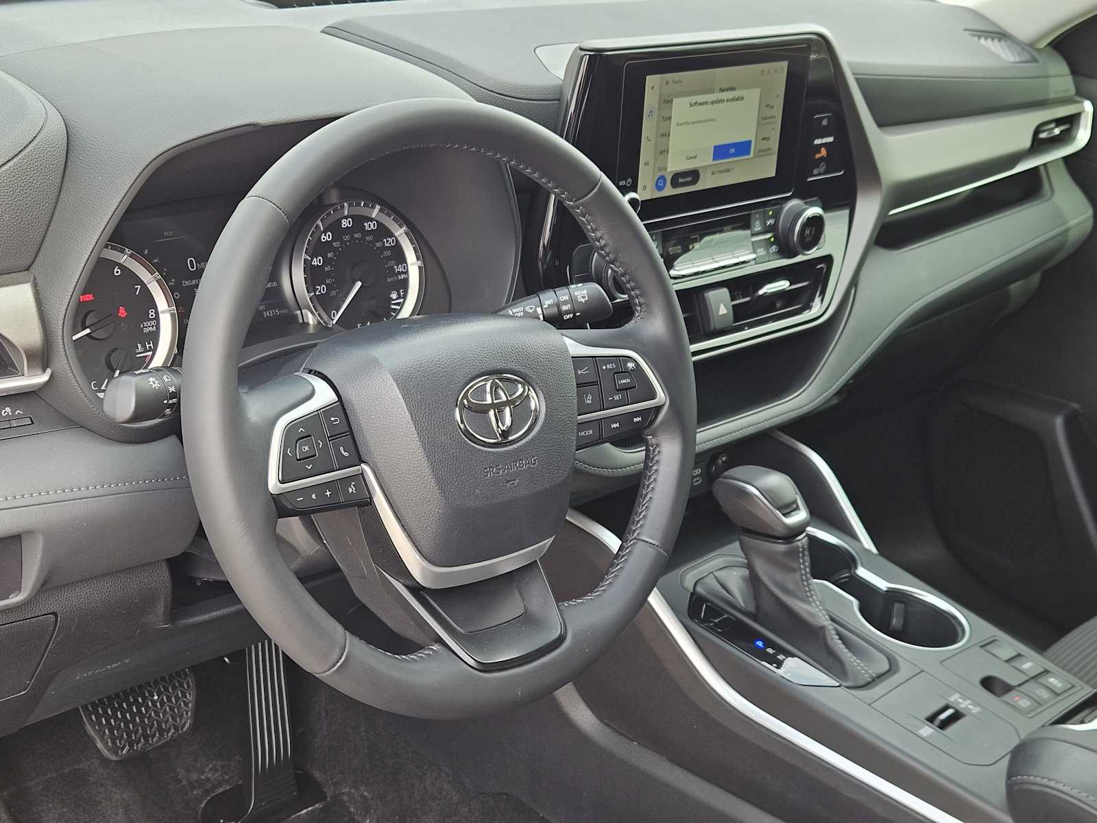 Thumbnail: 2023 Toyota Highlander - 2