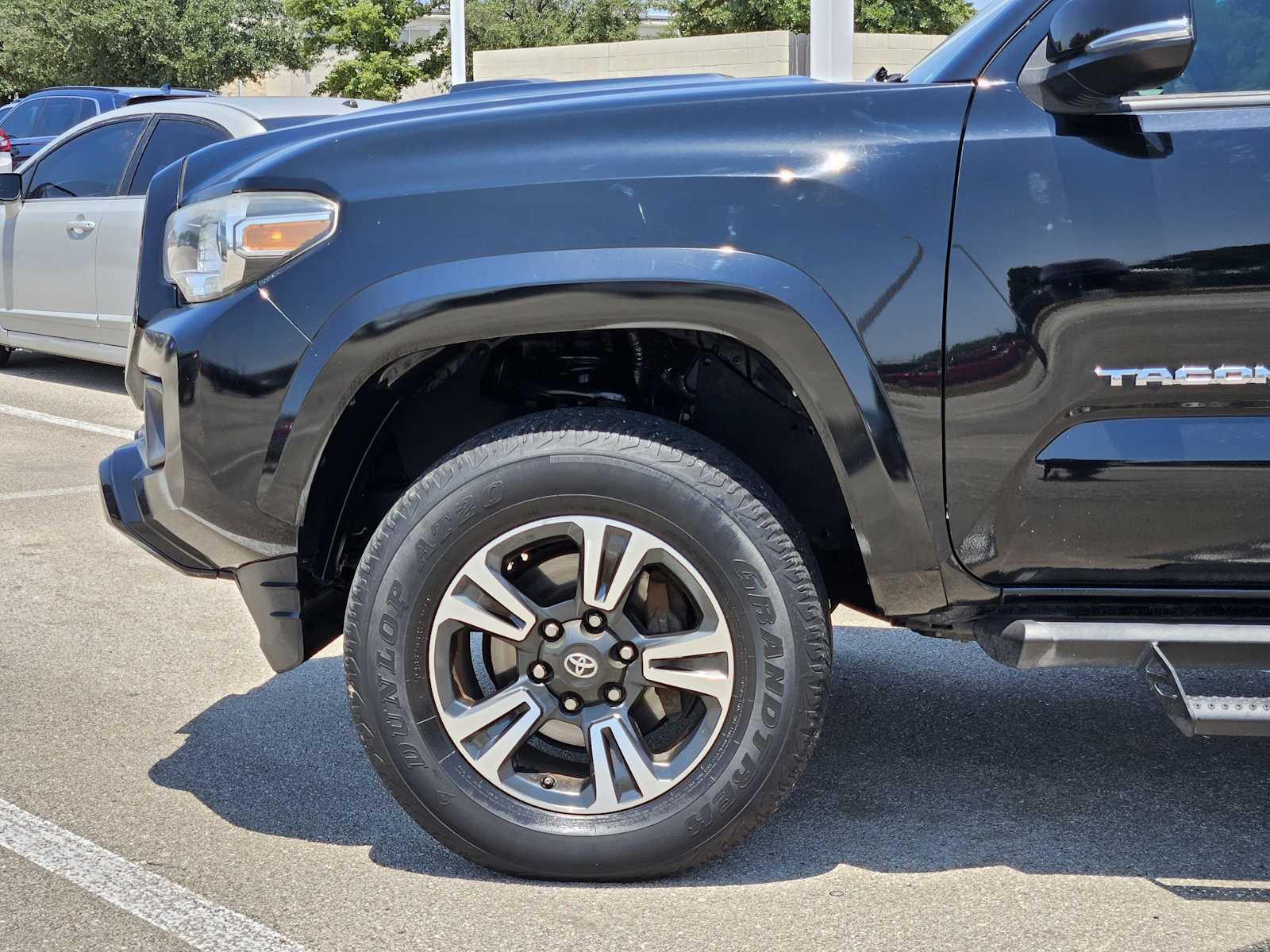 Thumbnail: 2017 Toyota Tacoma - 8