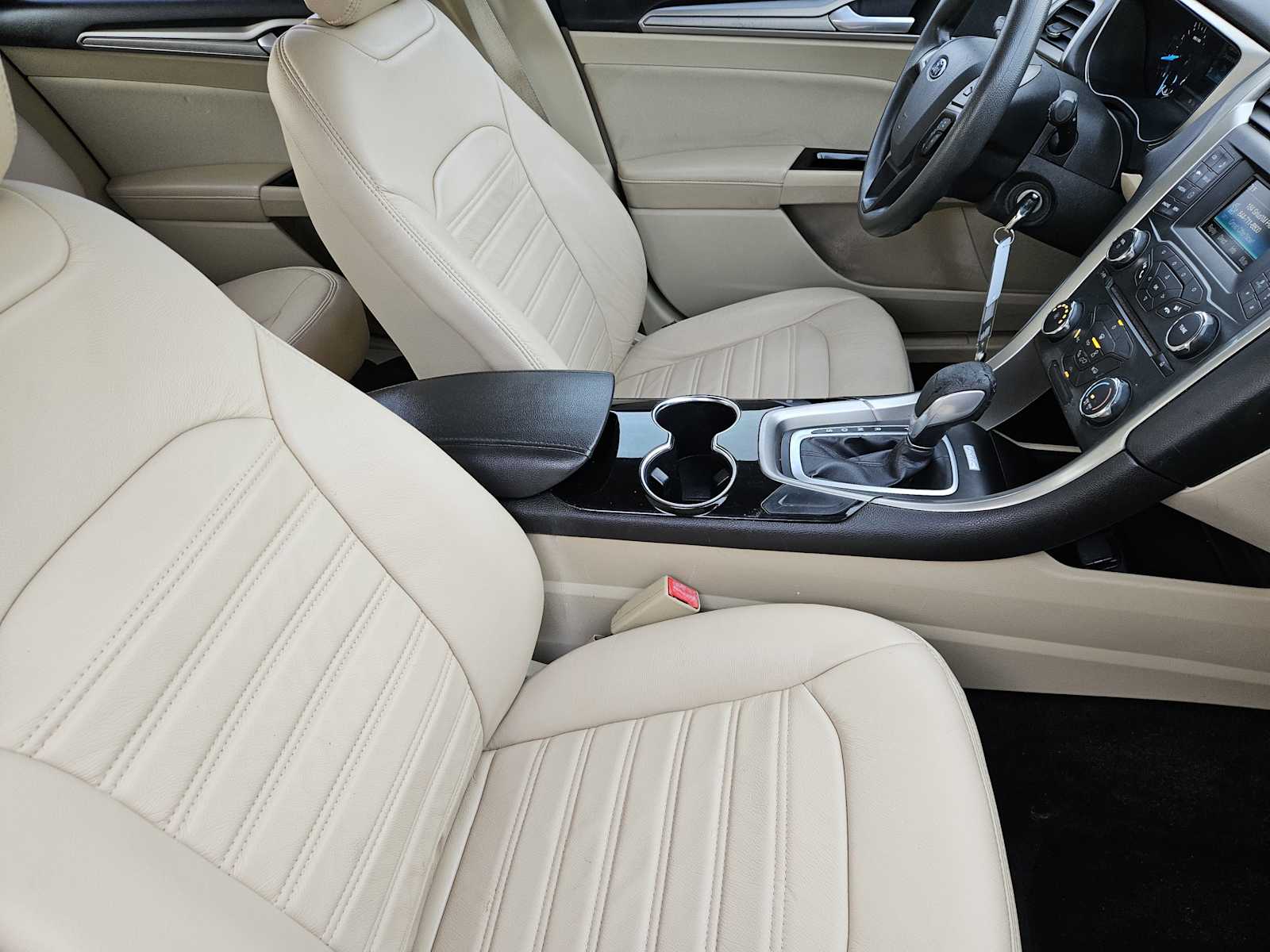 Thumbnail: 2015 Ford Fusion - 14