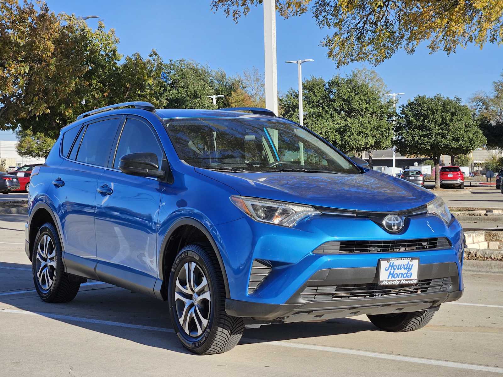 Thumbnail: 2017 Toyota RAV4 - 3