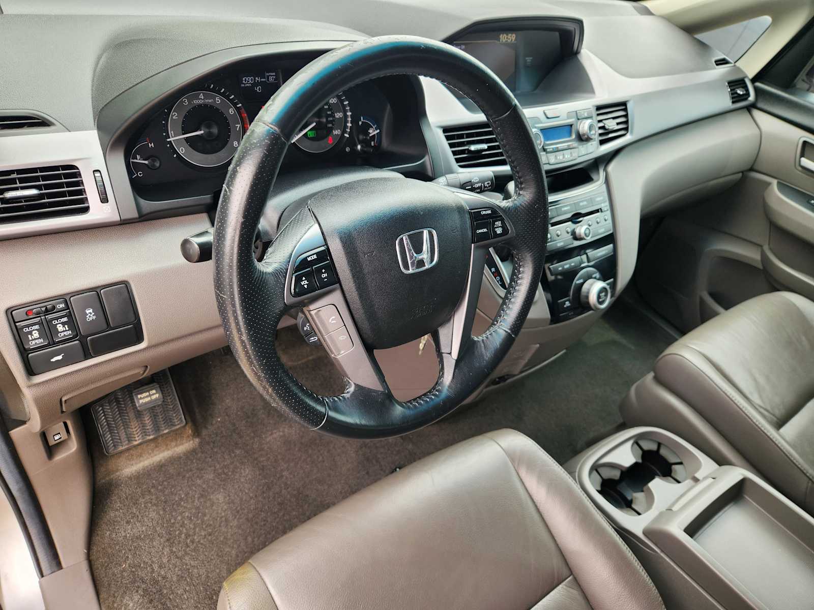 Thumbnail: 2011 Honda Odyssey - 2
