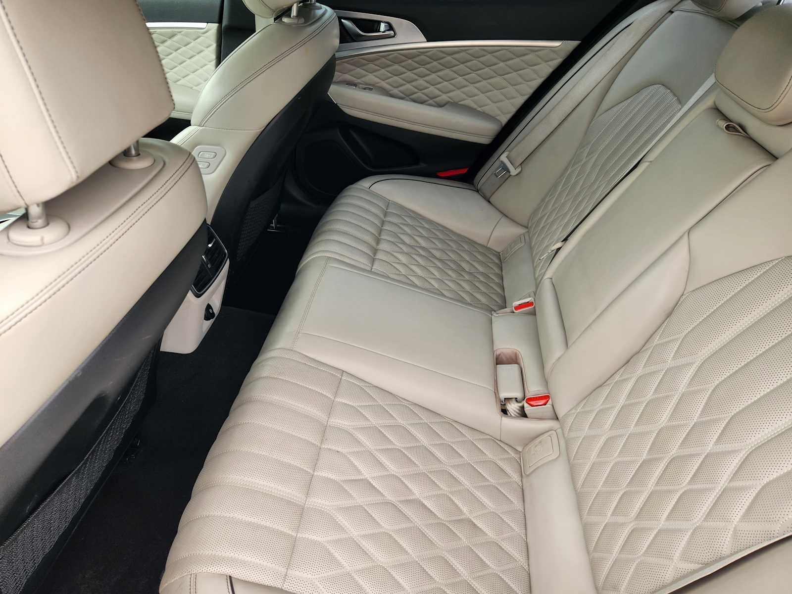 Thumbnail: 2019 Genesis G70 - 31