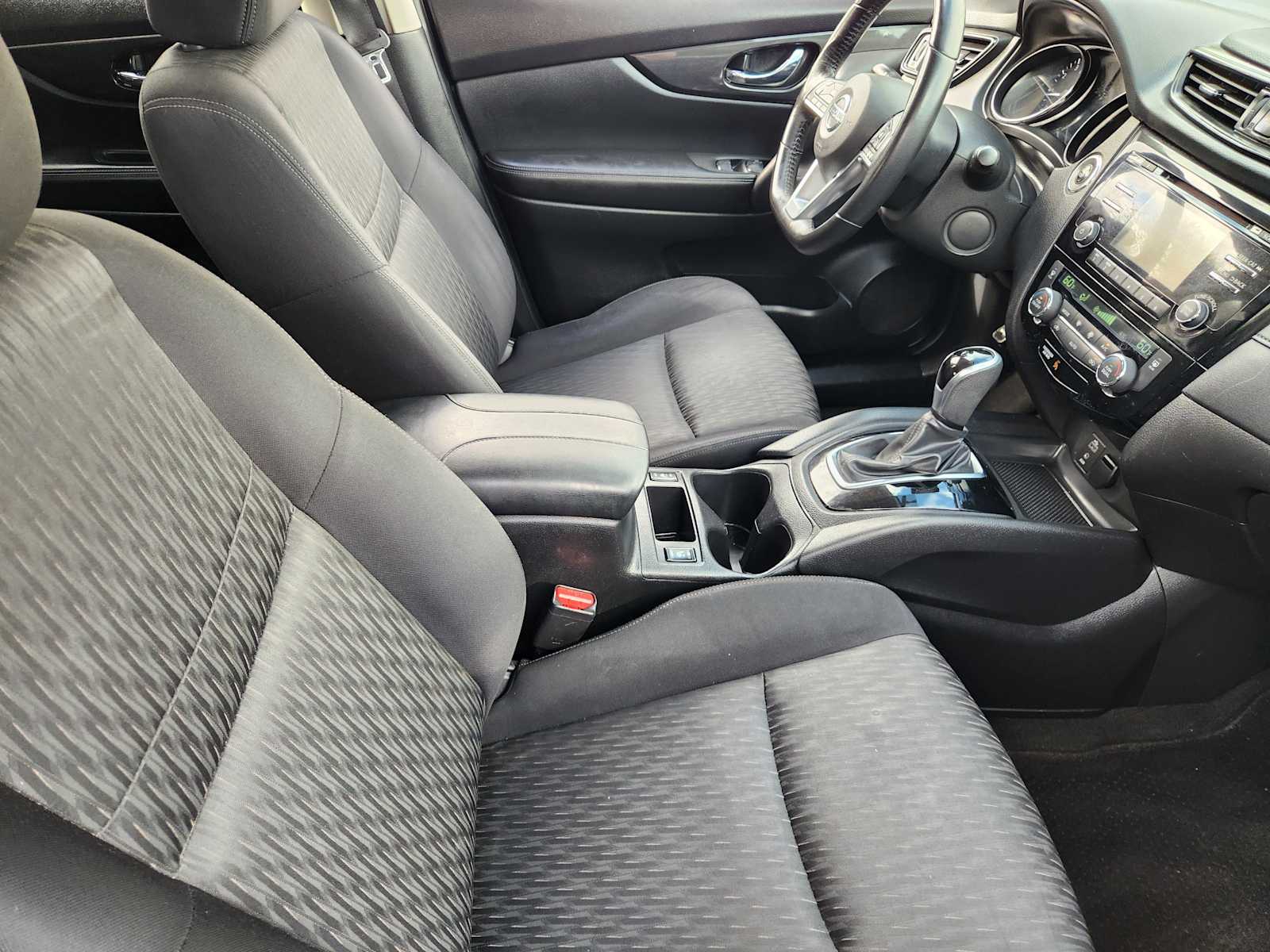 Thumbnail: 2017 Nissan Rogue - 13