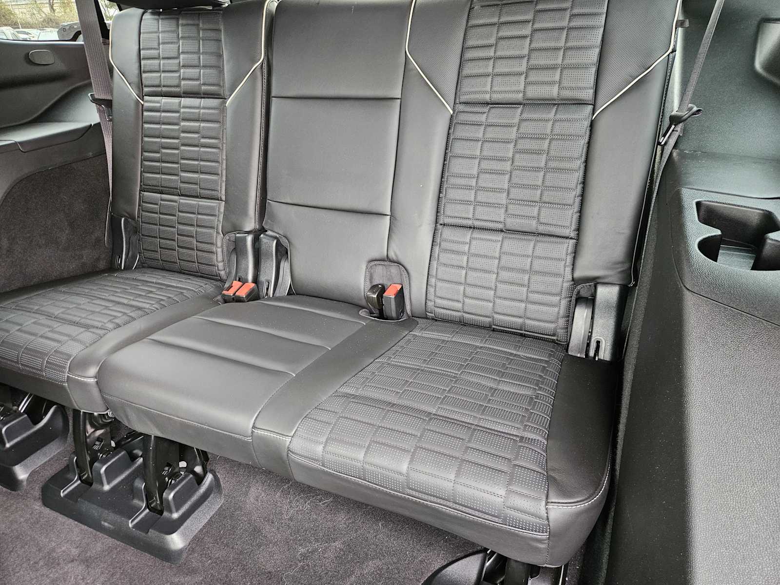 Thumbnail: 2023 Cadillac Escalade - 32