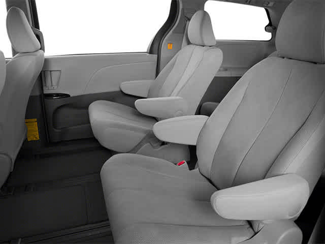 Thumbnail: 2014 Toyota Sienna - 14
