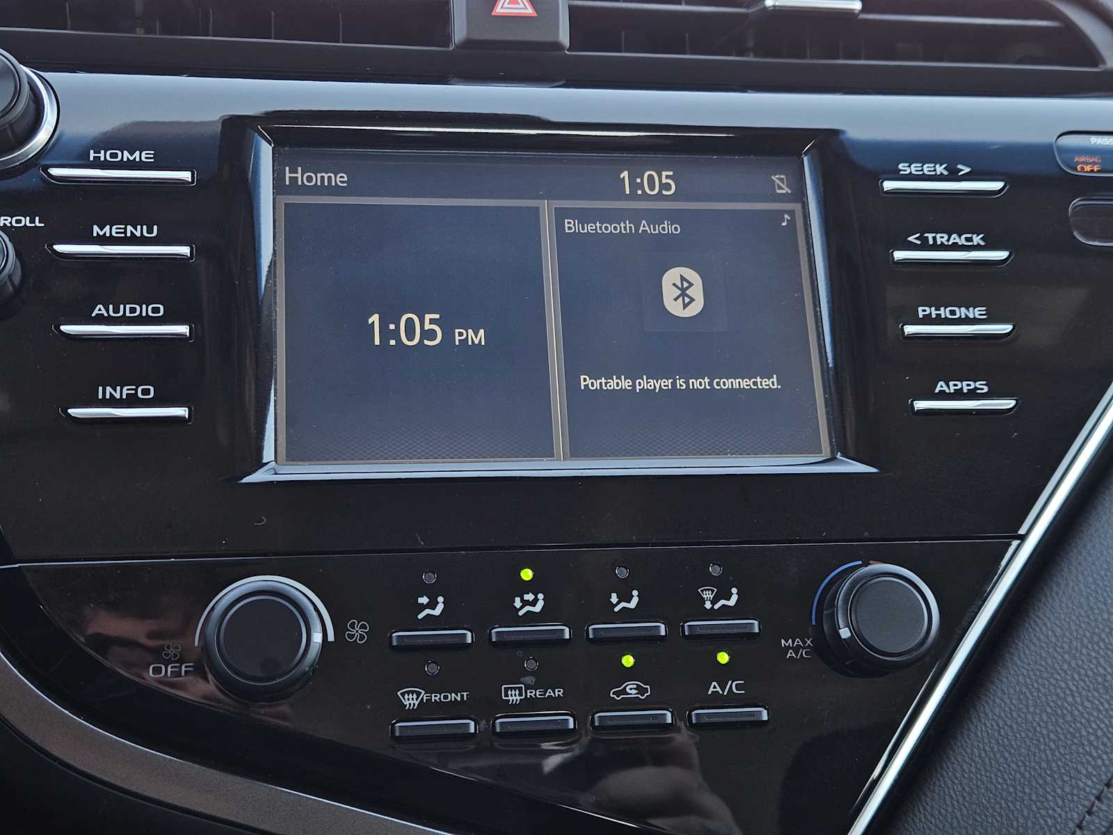 Thumbnail: 2018 Toyota Camry - 17