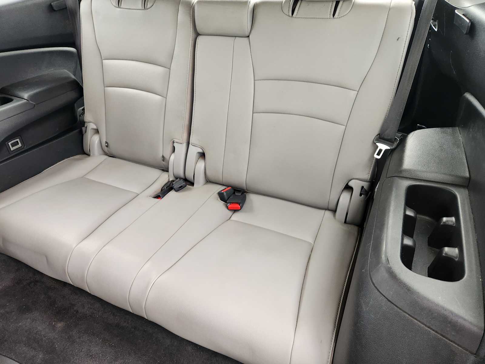 Thumbnail: 2016 Honda Pilot - 32