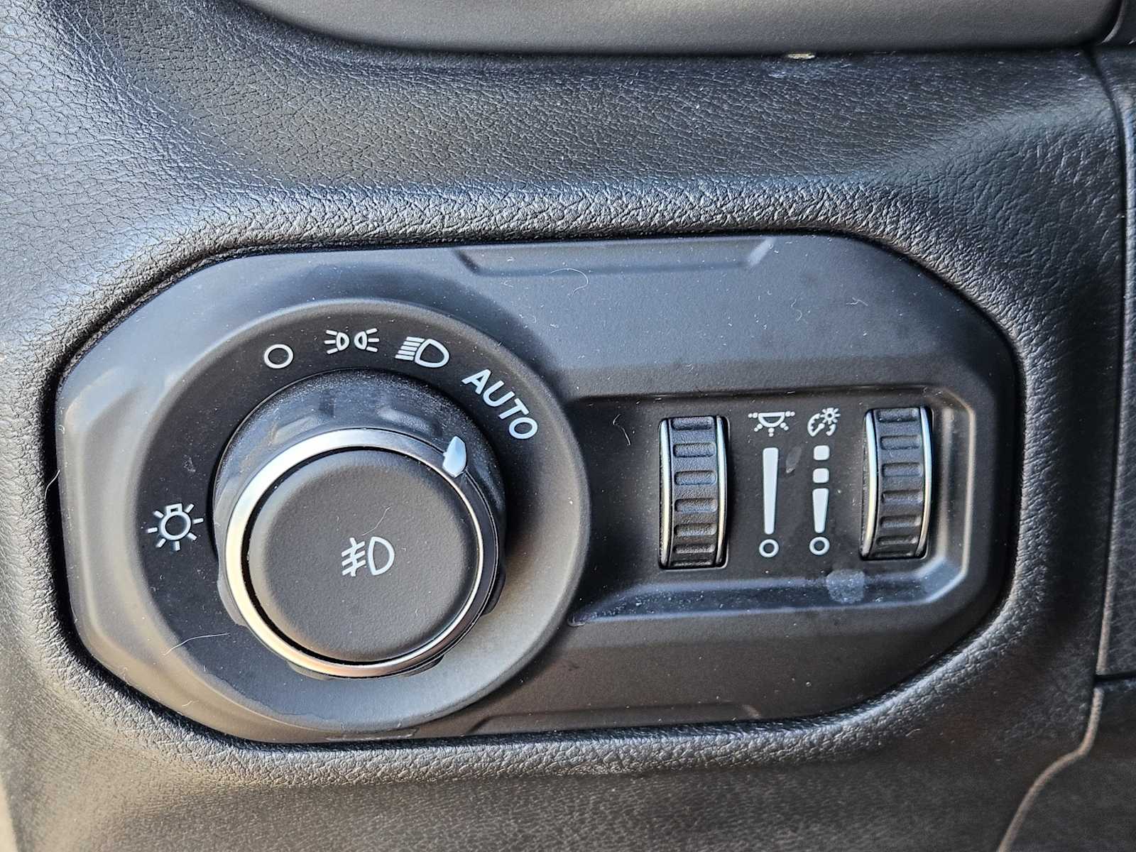 Thumbnail: 2021 Jeep Wrangler - 22