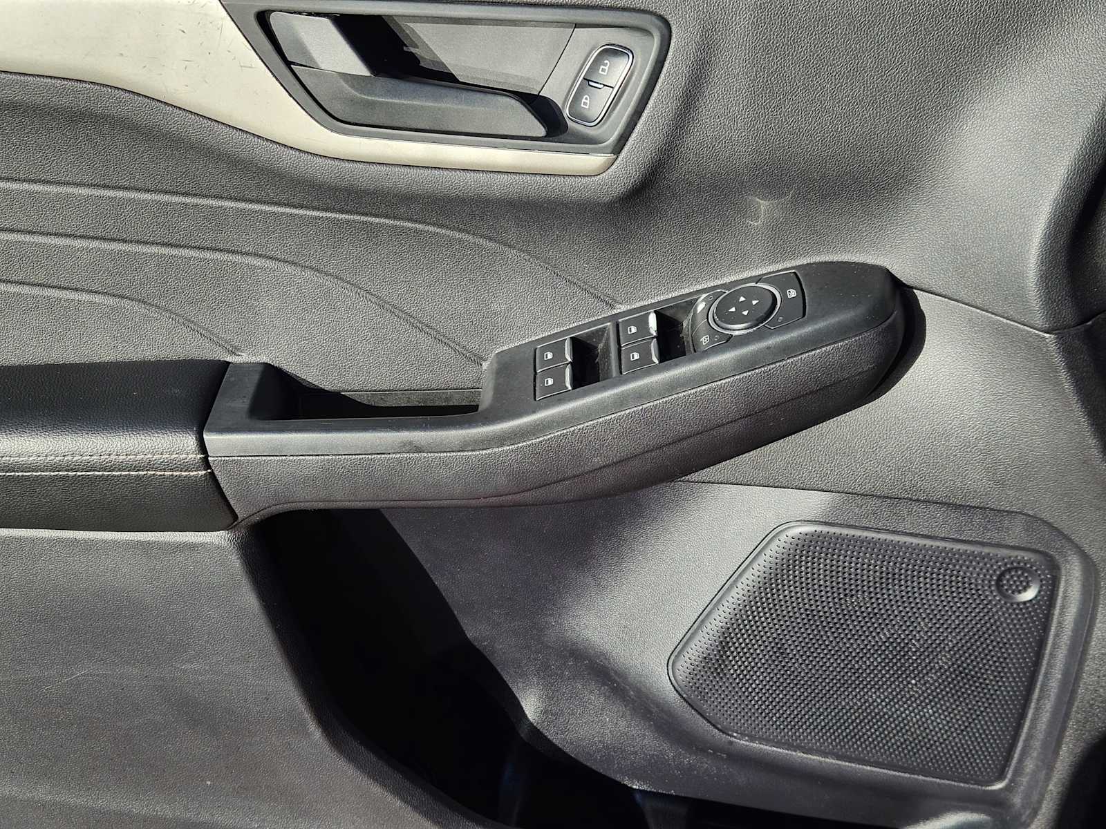 Thumbnail: 2022 Ford Escape - 20