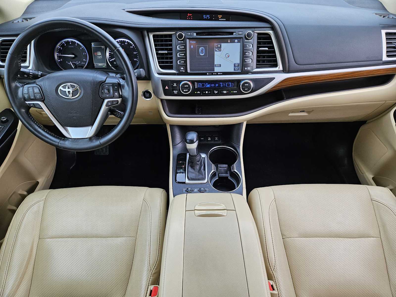 Thumbnail: 2017 Toyota Highlander - 25