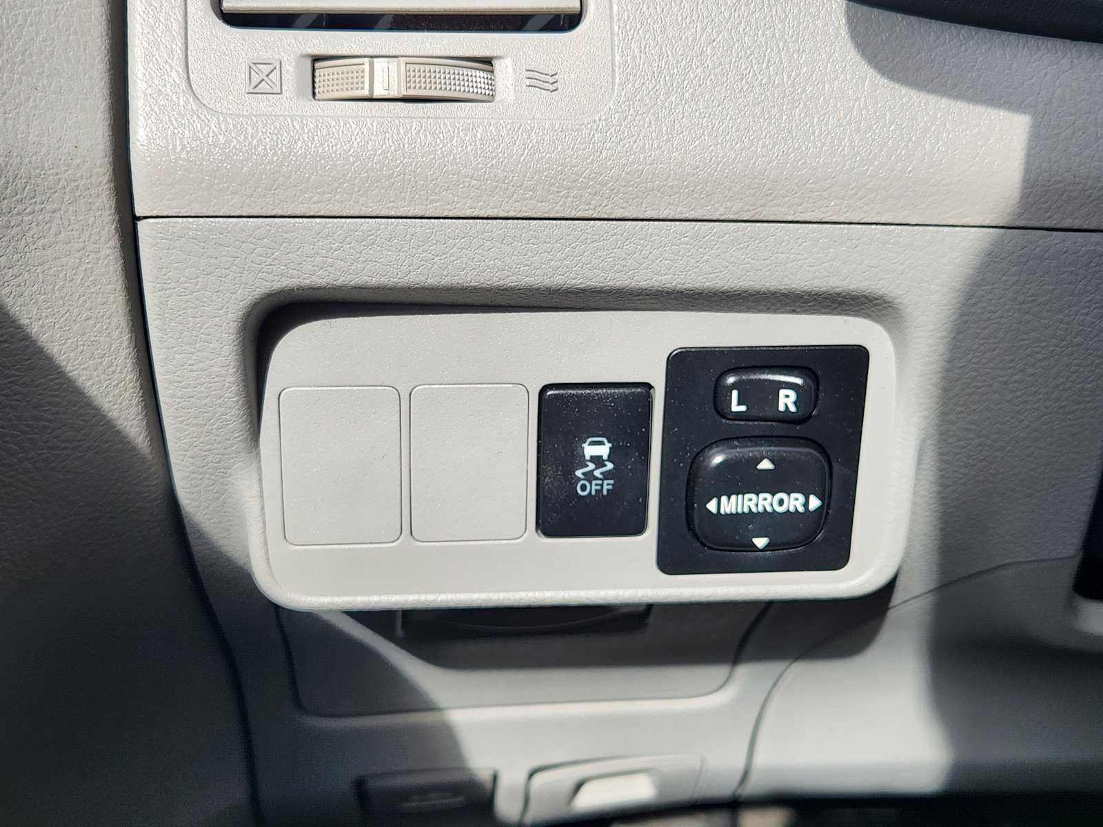 Thumbnail: 2010 Toyota Corolla - 22