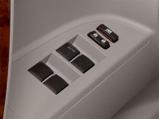 Thumbnail: 2013 Toyota Highlander - 19