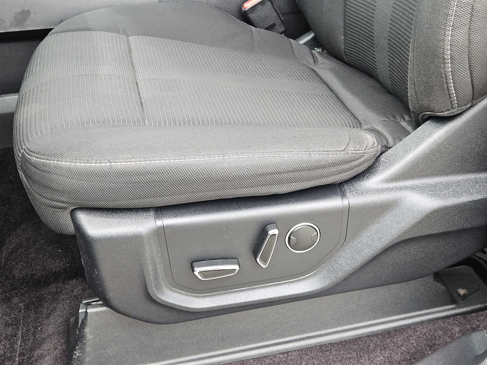 2016 Ford F-150 XLT 23