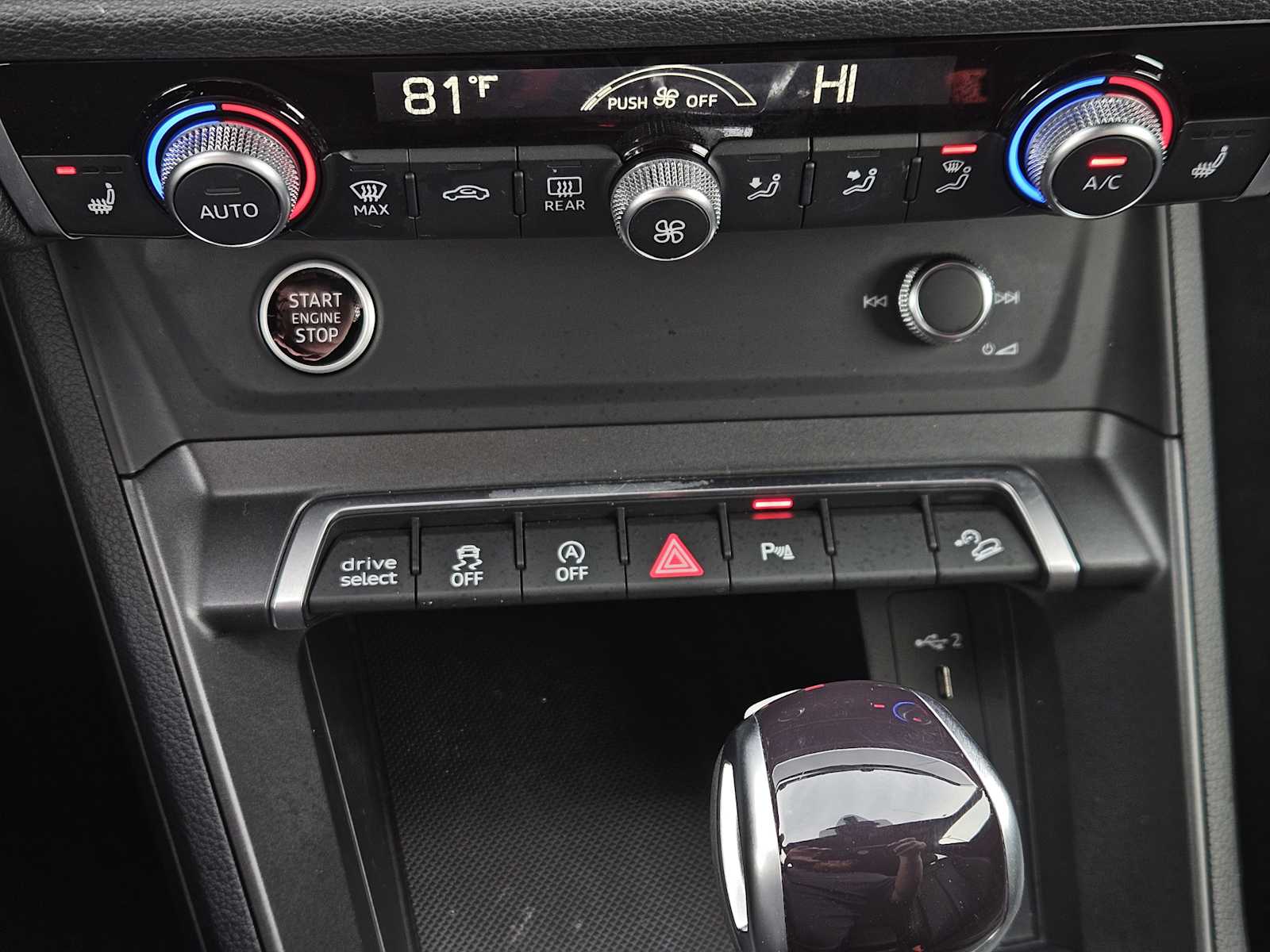 Thumbnail: 2023 Audi Q3 - 19